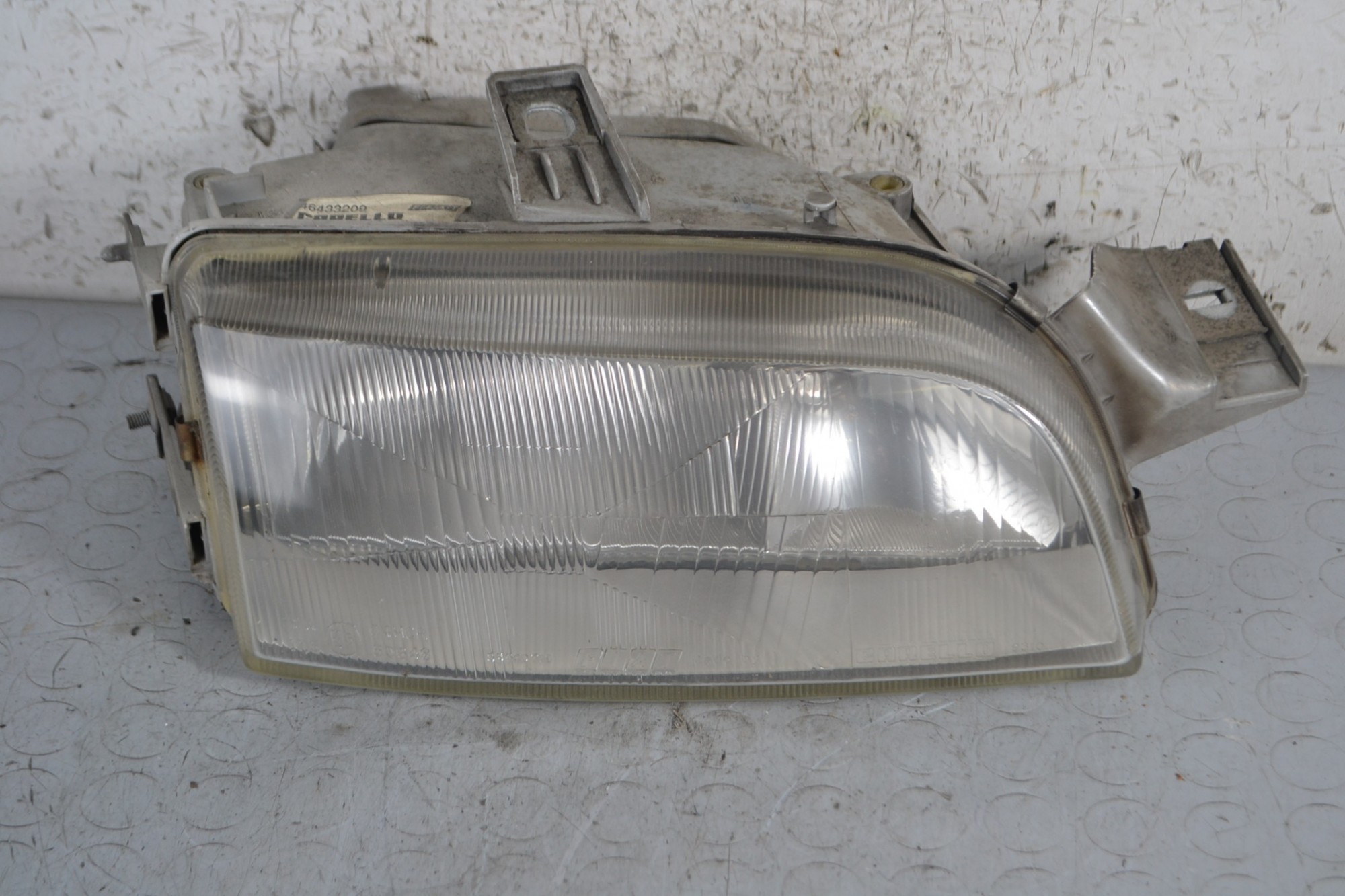 Faro Anteriore DX Fiat Punto 176 dal 1993 al 1999 Cod 46402649  1673944723039
