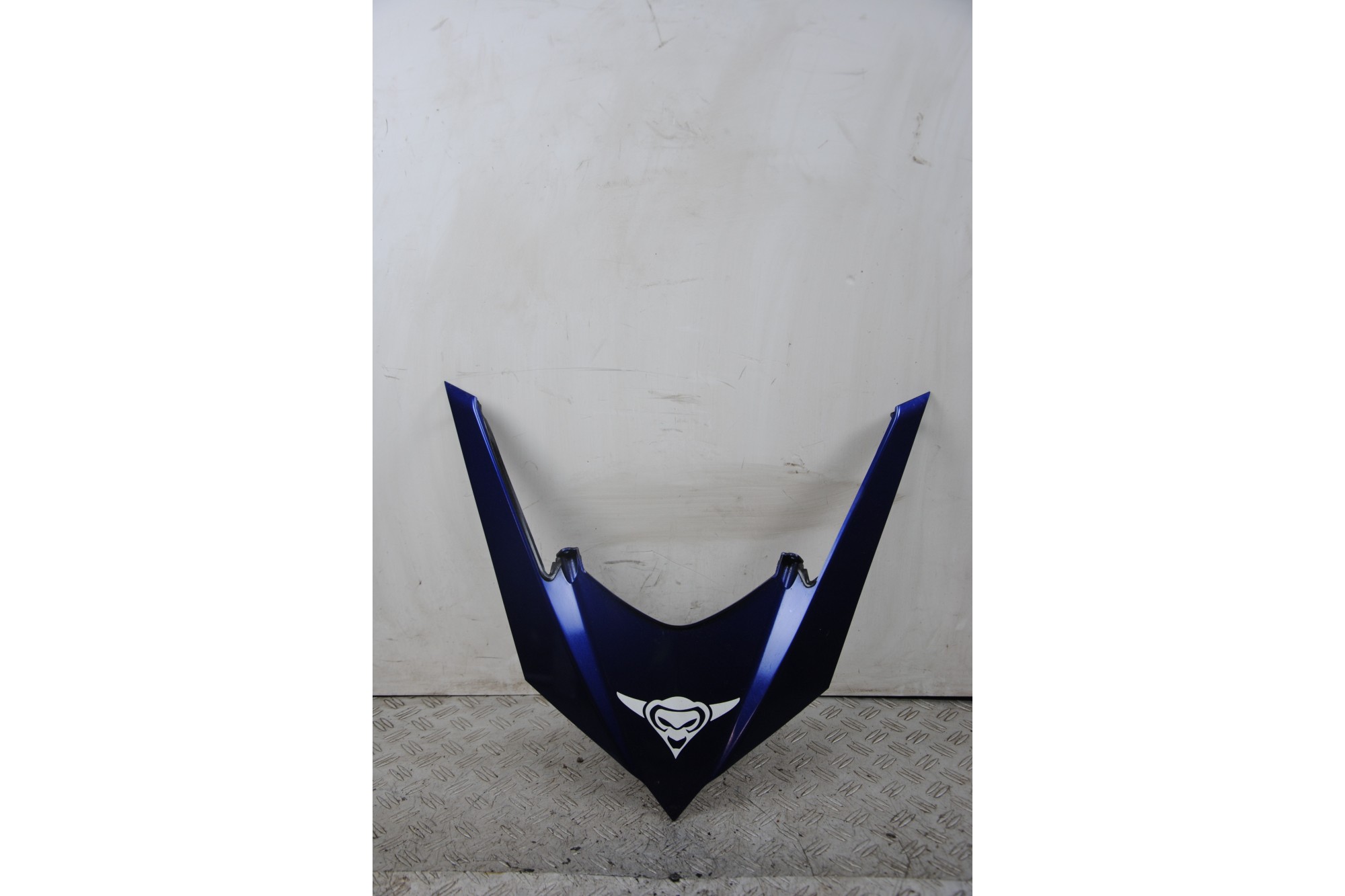 Carena Scudetto Boomerang Anteriore Yamaha Majesty 400 dal 2004 al 2008  1674031403421