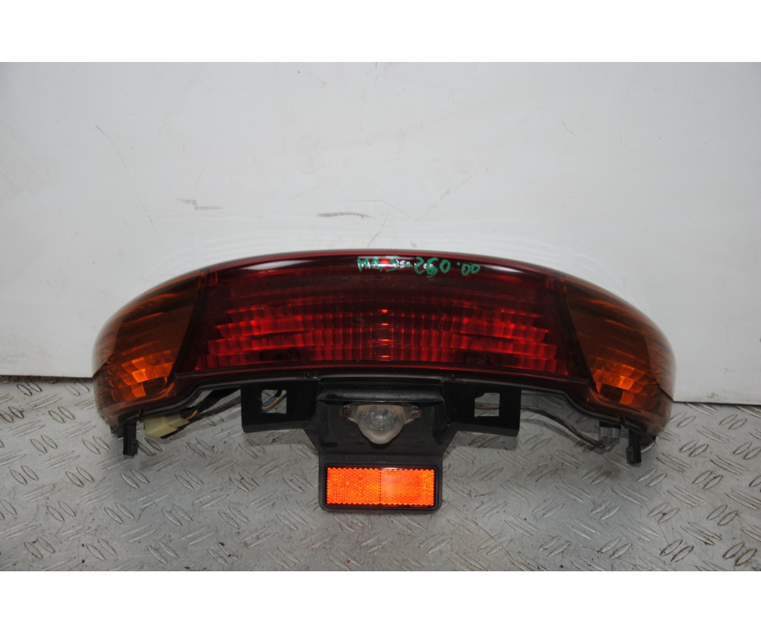 Fanale Stop Posteriore Yamaha Majesty 250 dal 1999 al 2006 1674647088203 Fanale Stop Posteriore Yamaha Majesty 250 dal 1999 al 2006 1674647088203