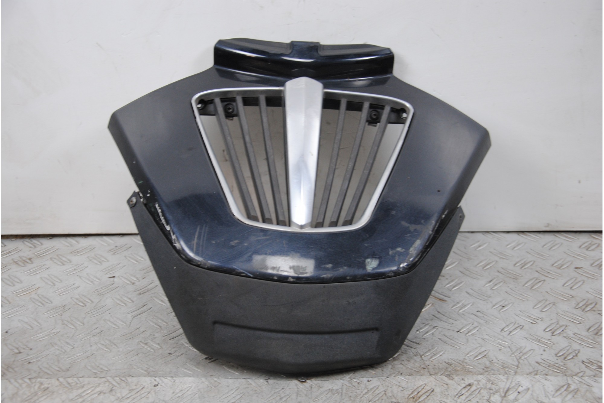 Carena Scudo Anteriore Piaggio MP3 125 / 250 / 300 / 400 / 500 dal 2009 al 2016  1674828289368