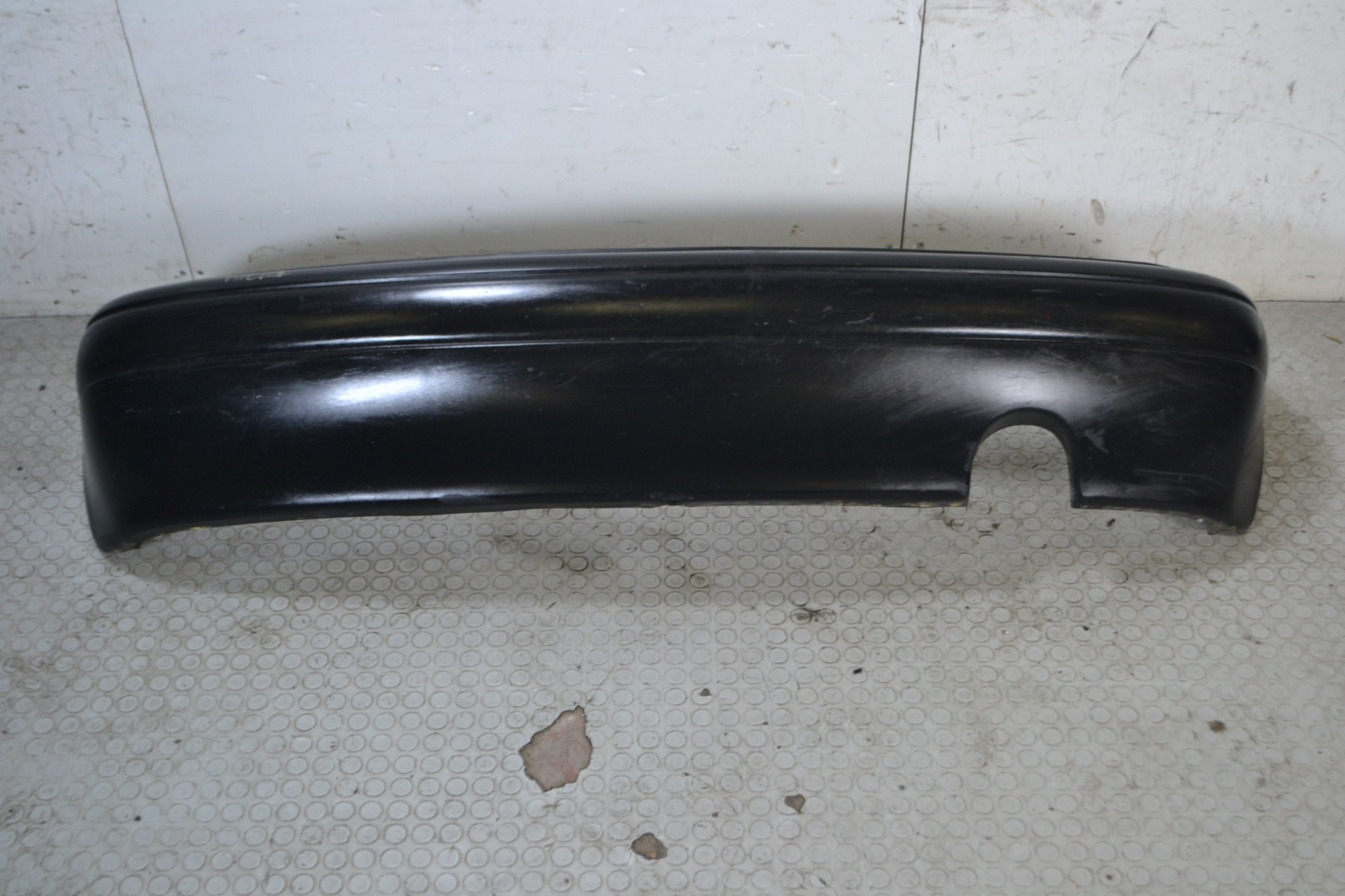 Paraurti posteriore Nissan Micra K11 Dal 1992 al 2002 Colore nero grezzo  1675174183270