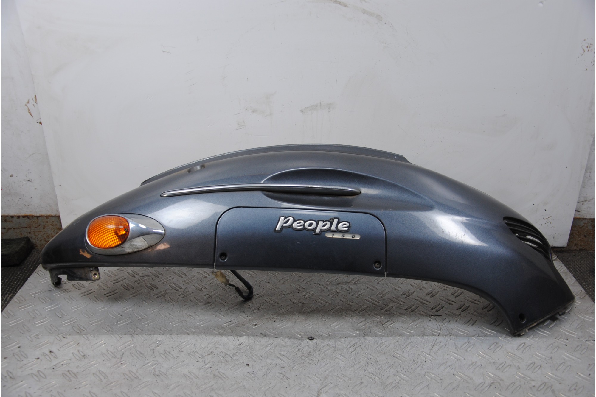 Carena Fianchetto Posteriore Destro Kymco People 125 Dal 1999 al 2005  1675265375621