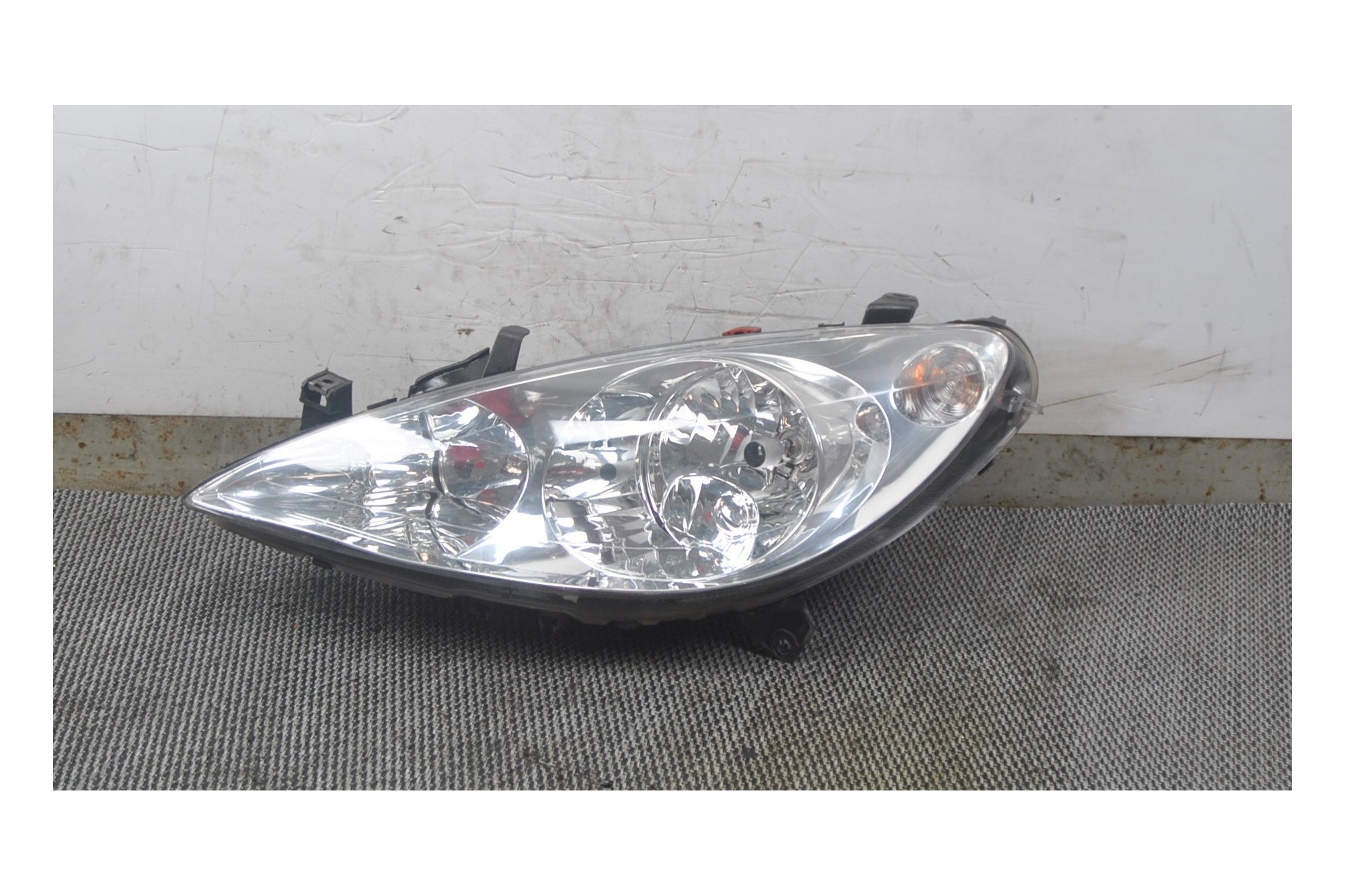 Faro Anteriore SX Peugeot 307 dal 2002 al 2009 Cod 9634369180  2400000080237