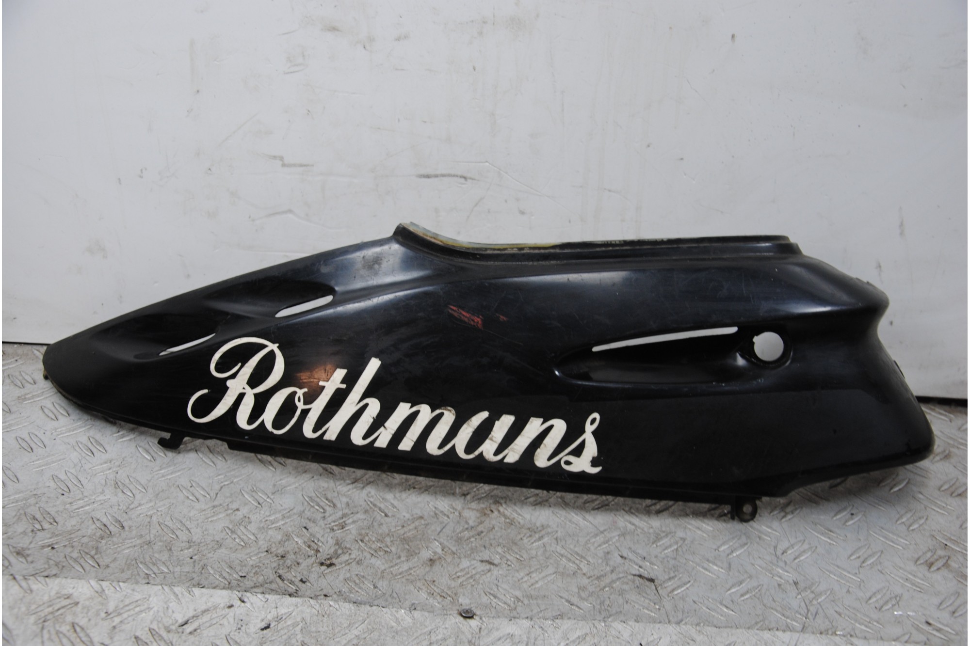 Carena Fianchetto Laterale DX Honda Dio ZX dal 1997 al 2007 COD : 83500-GAHA-0000  1676279232450