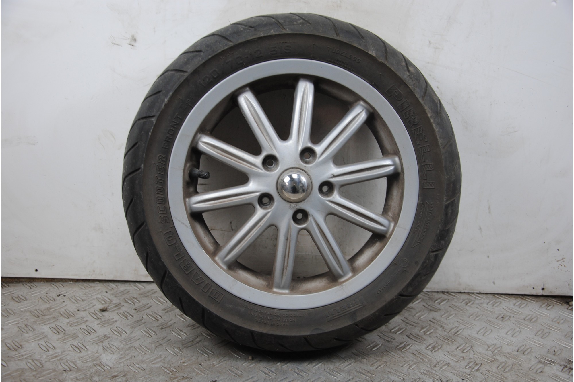 Cerchio Anteriore Piaggio MP3 125 / 300 Yourban ie LT dal 2011 al 2018  1676979715642