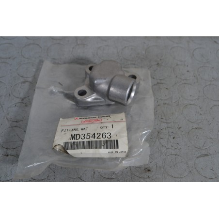Giunto tubo dell'acqua della testata Mitusbishi Carisma dal 1995 al 2004 Cod md354263 1676992472775