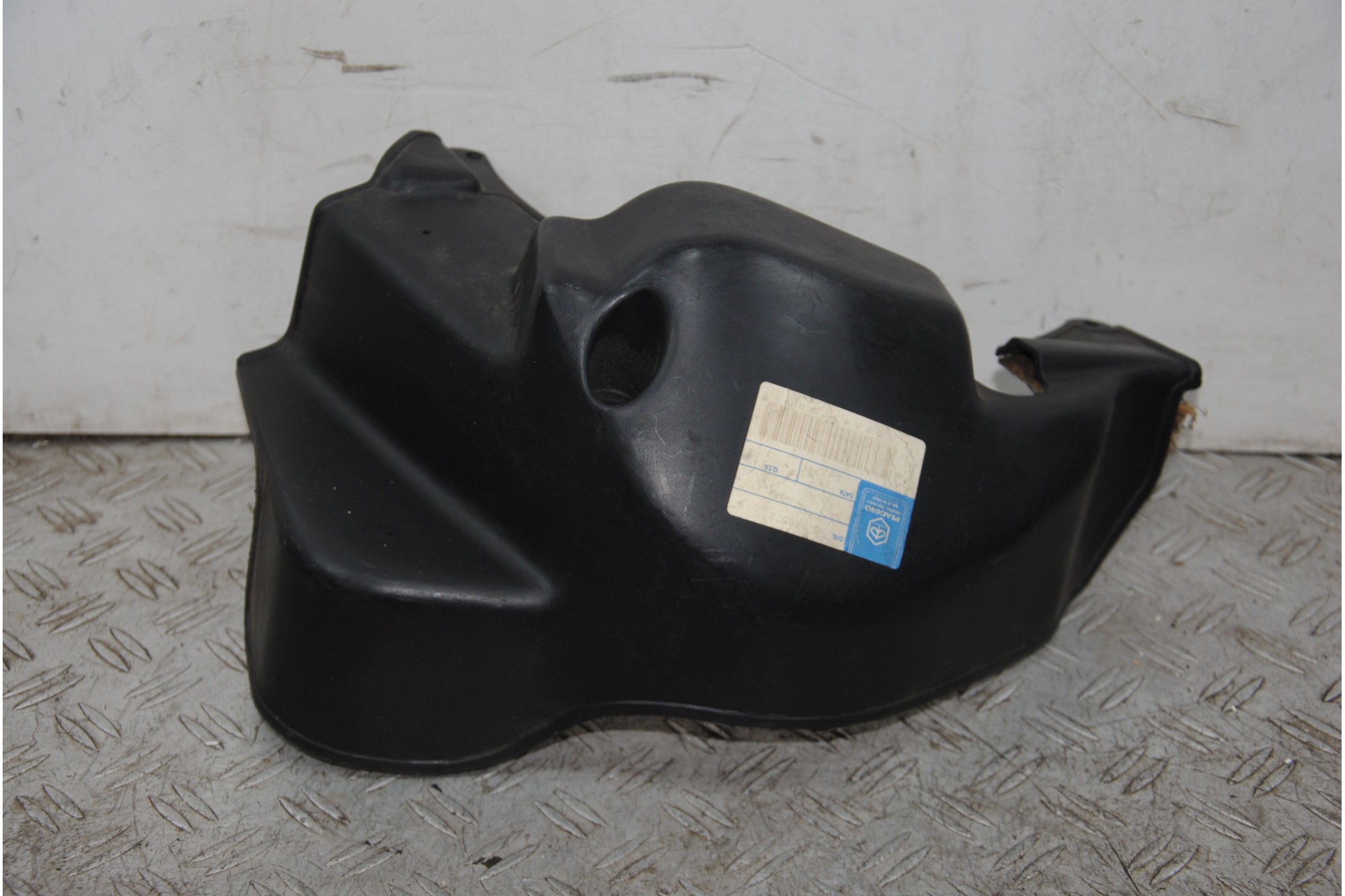 Carena Paramotore Piaggio Vespa Cosa 125 / 150 / 200 Dal 1988 al 1997 COD : Piaggio 288572  1677582291769