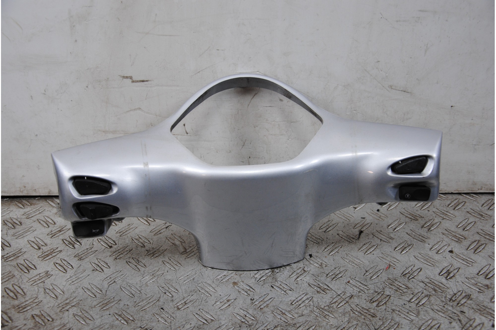 Carena Coprimanubrio Portastrumentazione Piaggio Vespa LX 150 Dal 2005 al 2011  1678102204245
