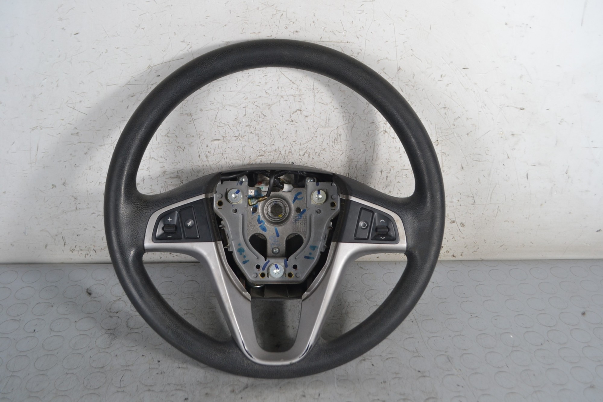 Volante Hyundai I20 dal 2008 al 2014 Cod 56115-1j700  1678116587921