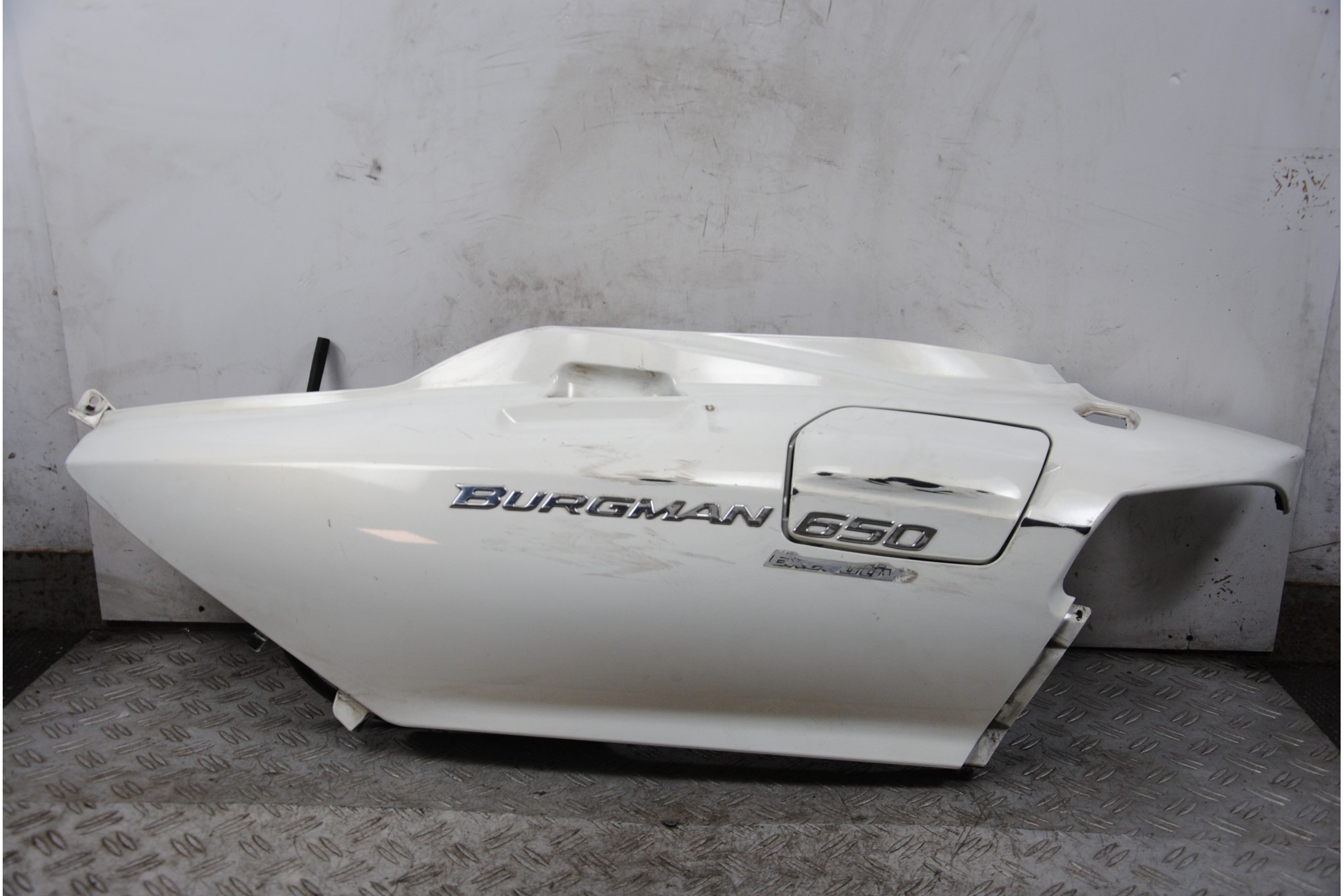 Carena Fianchetto Laterale Posteriore SX Suzuki Burgman AN 650 Executive dal 2006 al 2006  1678185320795