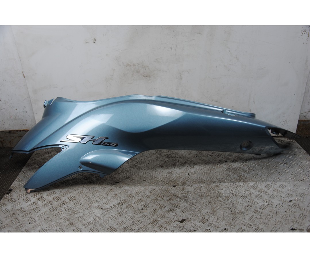 Carena Fianchetto Posteriore Sinistro Honda Sh 125 / 150 Carb dal 2001 al 2004 1678186547238 Carena Fianchetto Posteriore Sinistro Honda Sh 125 / 150 Carb dal 2001 al 2004 1678186547238