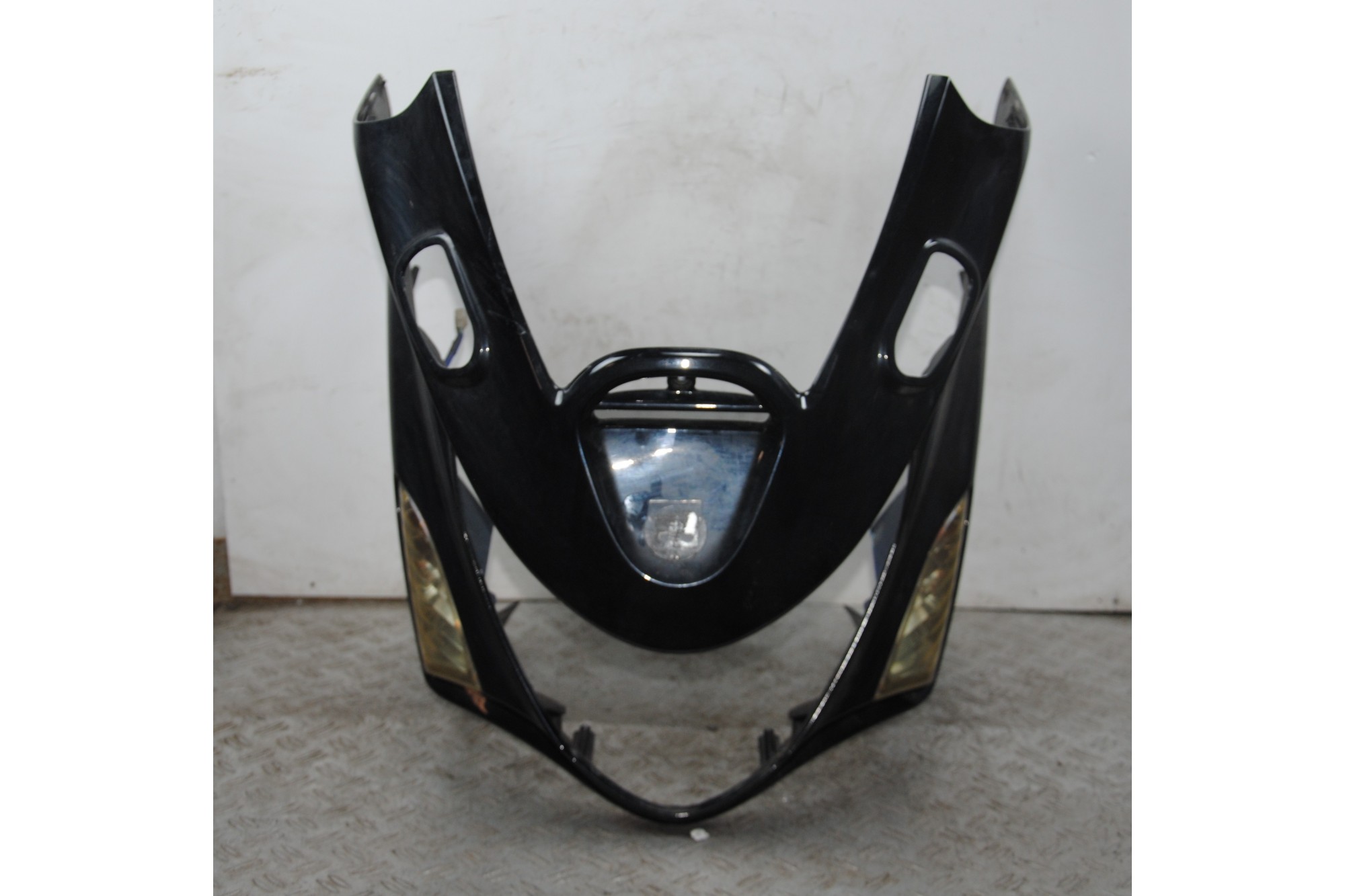 Carena Scudo Anteriore Con Frecce Kymco Xciting 500 dal 2005 al 2006  1678198978969