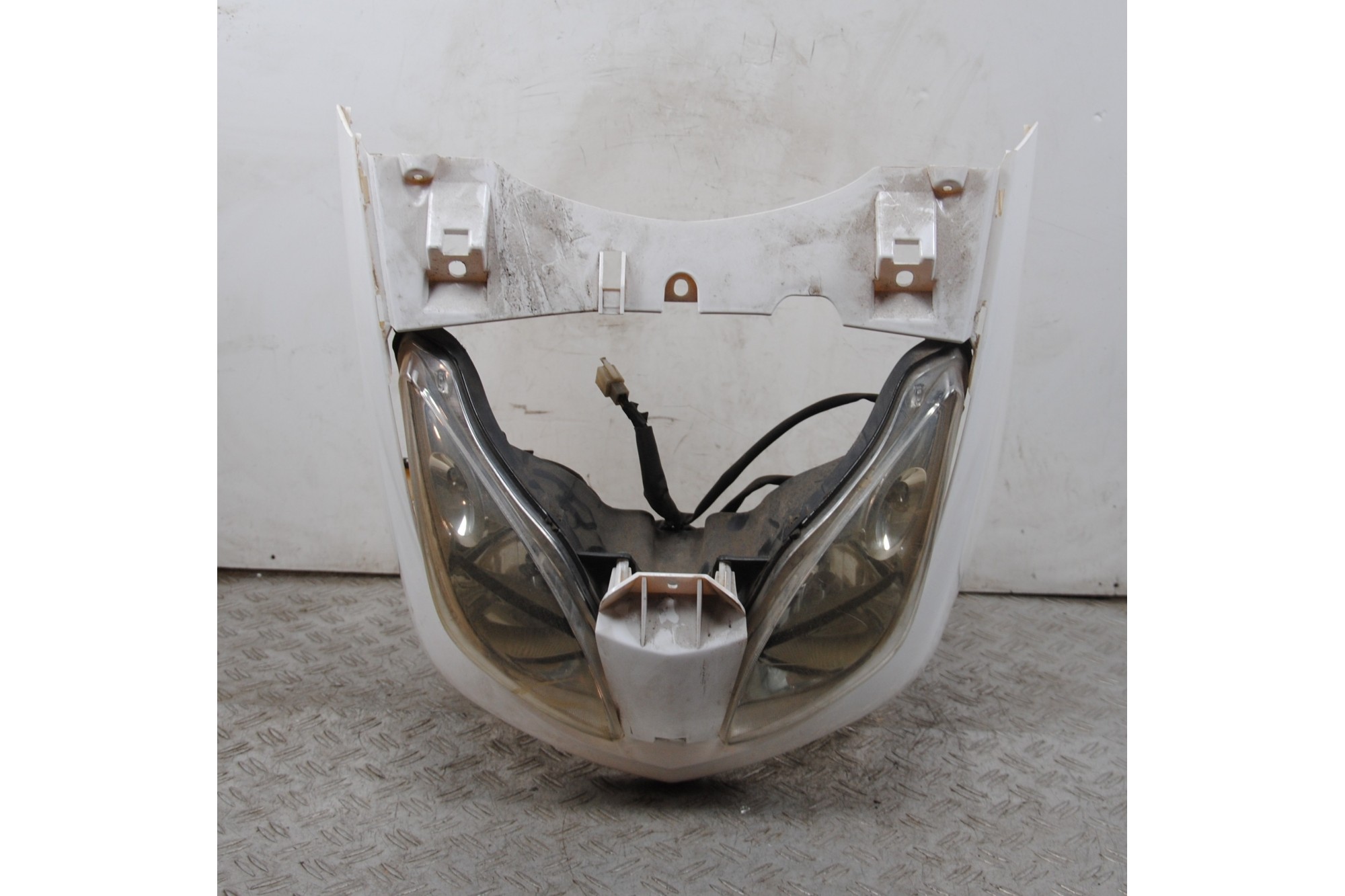 Carena Scudo Anteriore Con Fari Yamaha X-Max XMax 250 Dal 2005 al 2009  1678200848051
