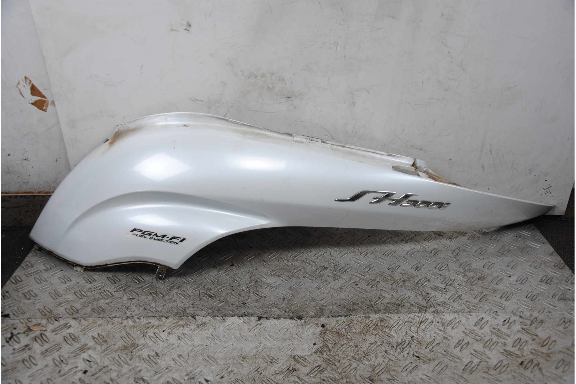 Carena Fianchetto Posteriore Sinistro Honda Sh 300 Dal 2006 al 2010  1678268599476