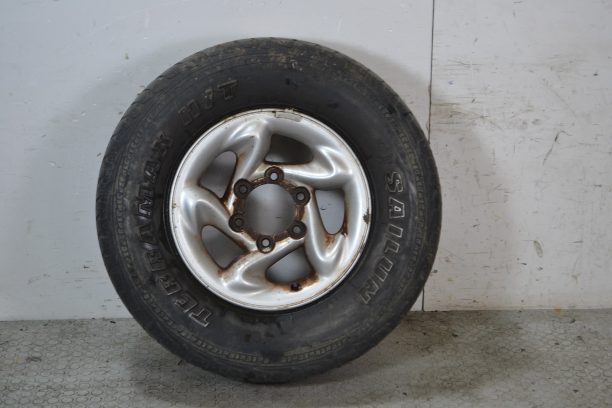 Ruota di scorta Hyundai Galloper Dal 1991 al 2003 Misura 235/75 R15 105T 6 fori  1678357094097