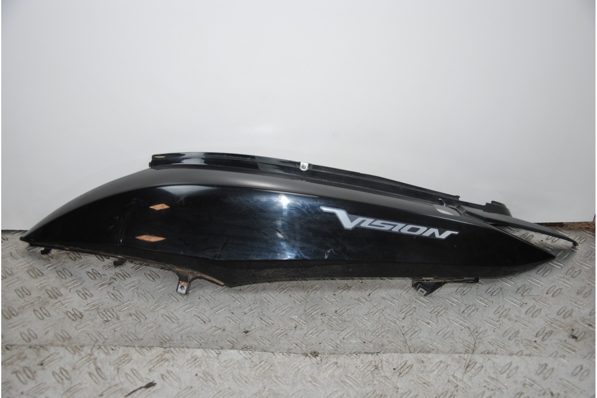 Carena Fianchetto Posteriore Sinistro Honda Vision 50 / 110 Dal 2011 al 2017  1678443274839