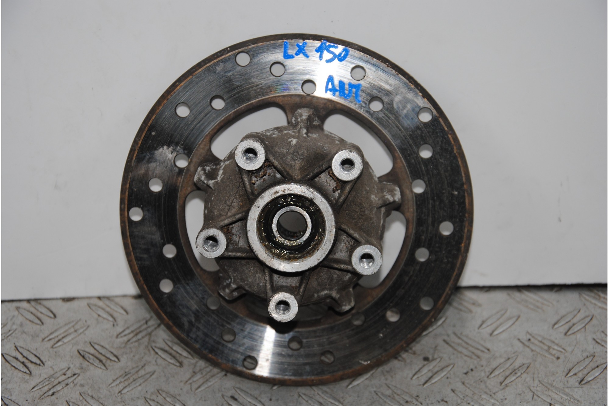 Mozzo Ruota Con Disco Freno Anteriore Piaggio Vespa LX 150 Dal 2012 al 2013  1678787558961