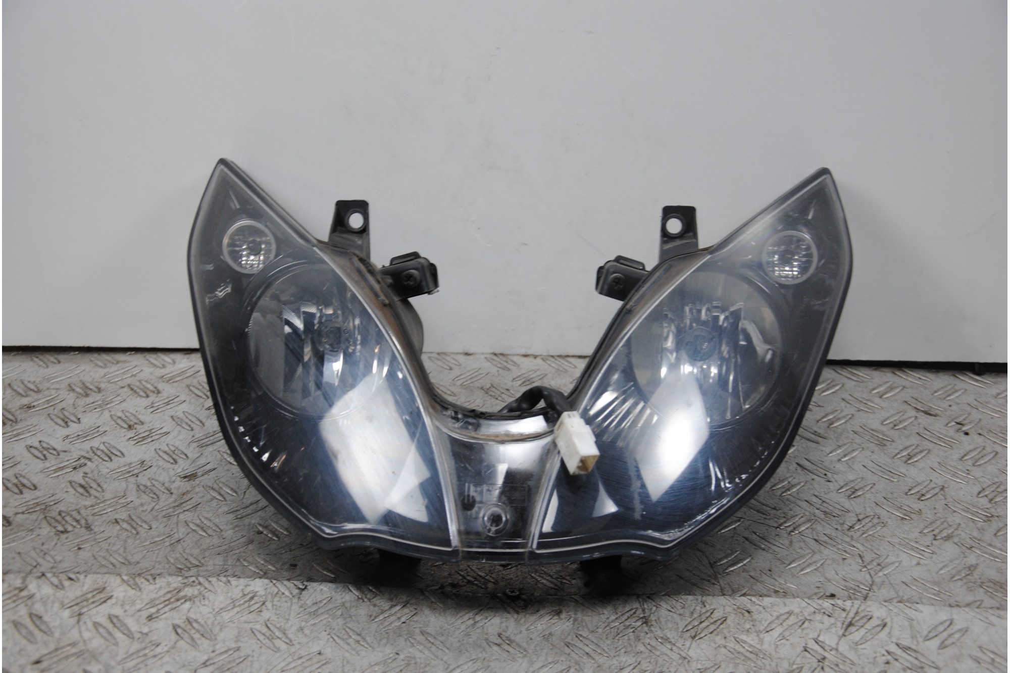 Faro Fanale Anteriore Piaggio MP3 125 / 250 / 300 / 400 / 500 Dal 2009 al 2016  1678789452311