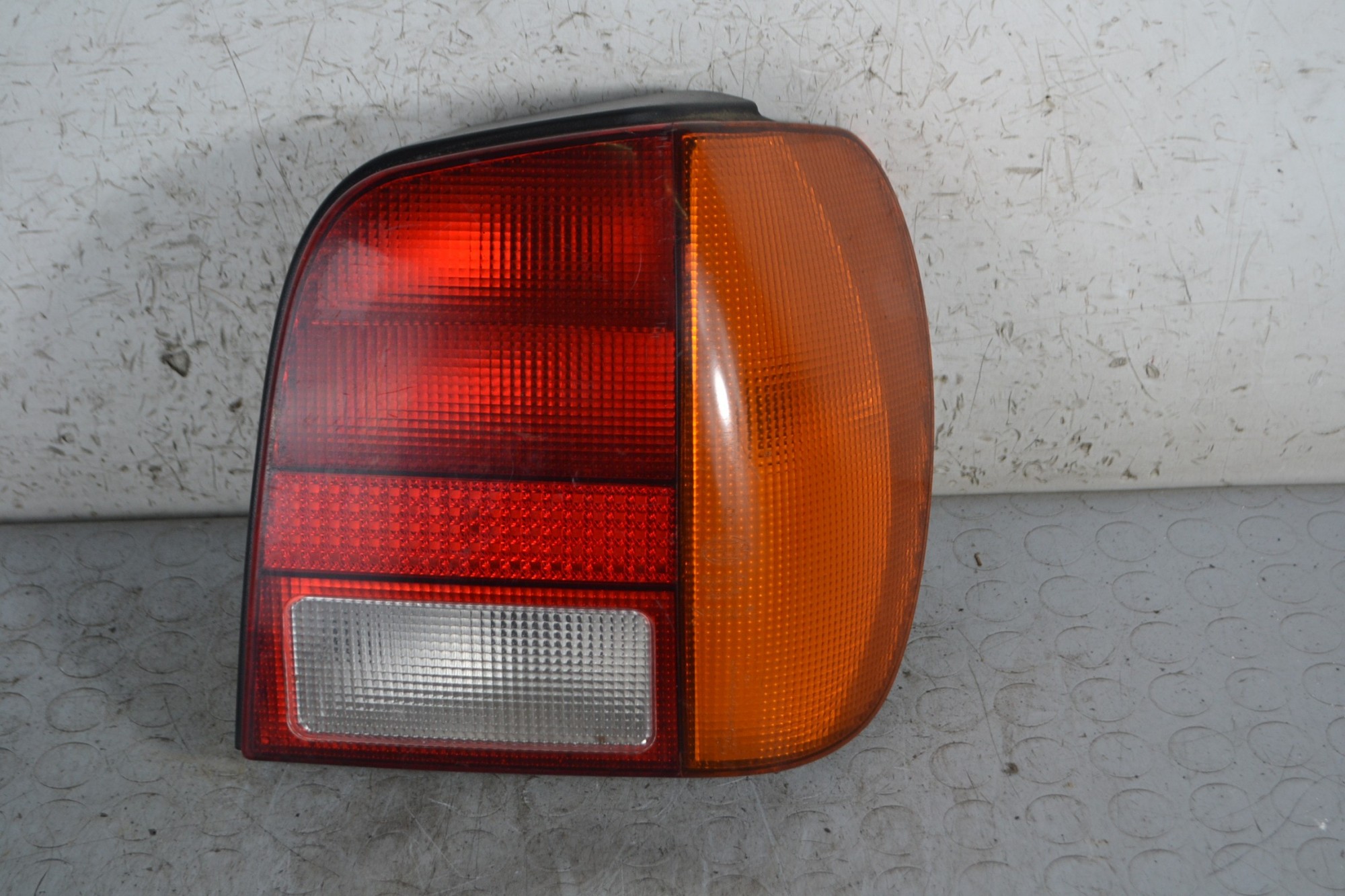Fanale stop posteriore DX Volkswagen Polo 6N Dal 1994 al 2001 Cod 962558  1678791143832
