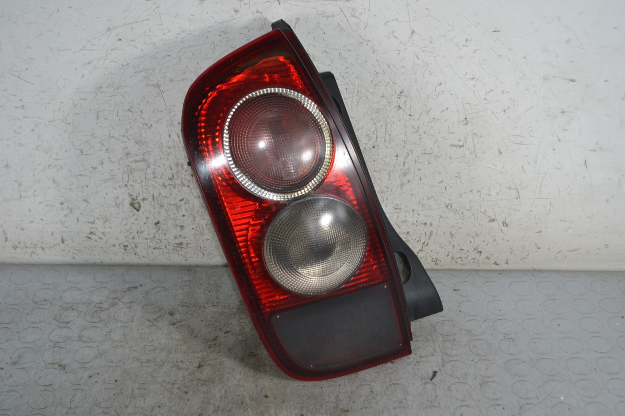 Fanale stop posteriore SX Nissan Micra K12 Dal 2002 al 2010 Cod 26555AX720  1678810166781