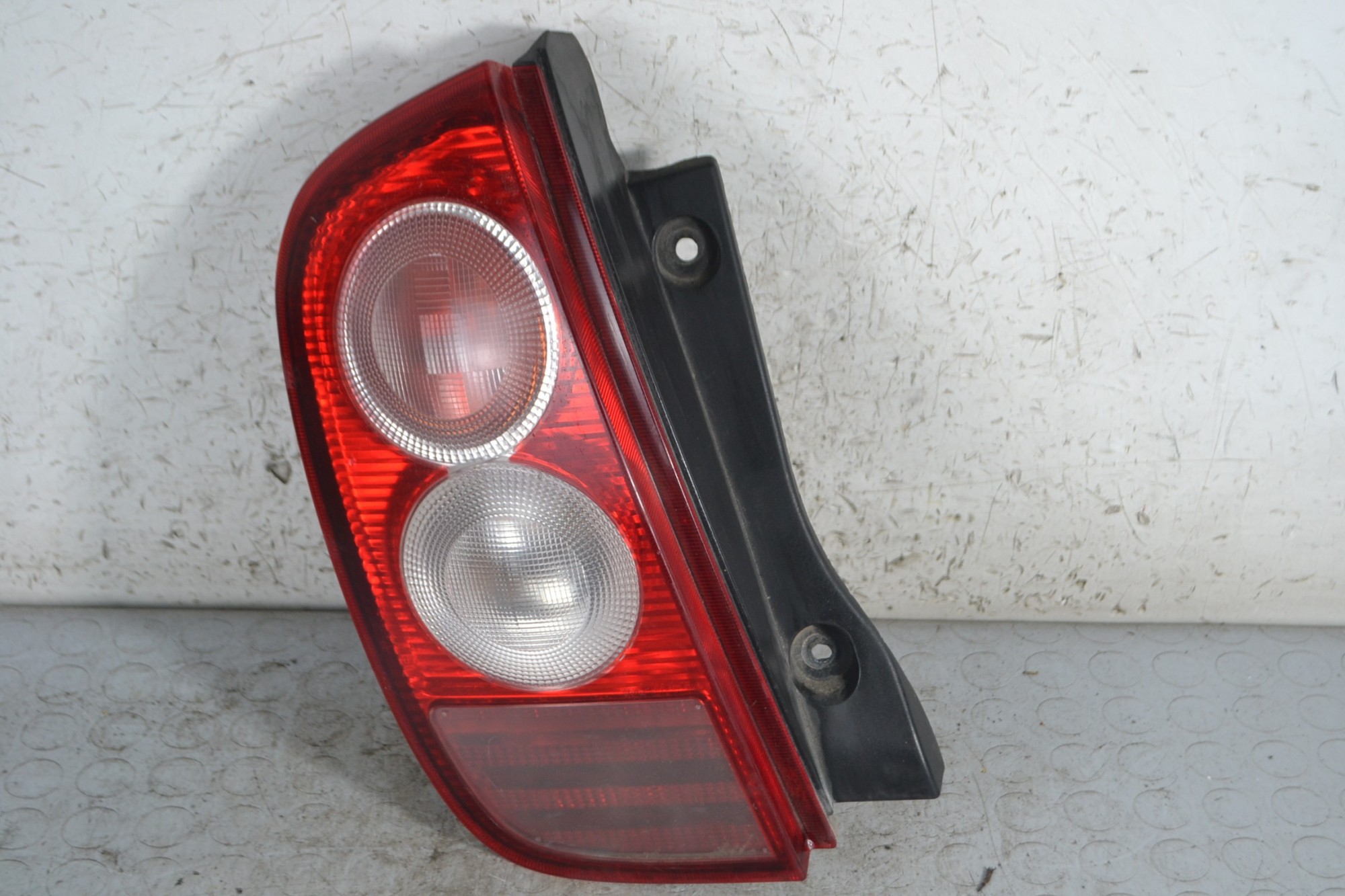 Fanale stop posteriore SX Nissan Micra K12 Dal 2002 al 2010 Cod 26555AX720  1678811139494