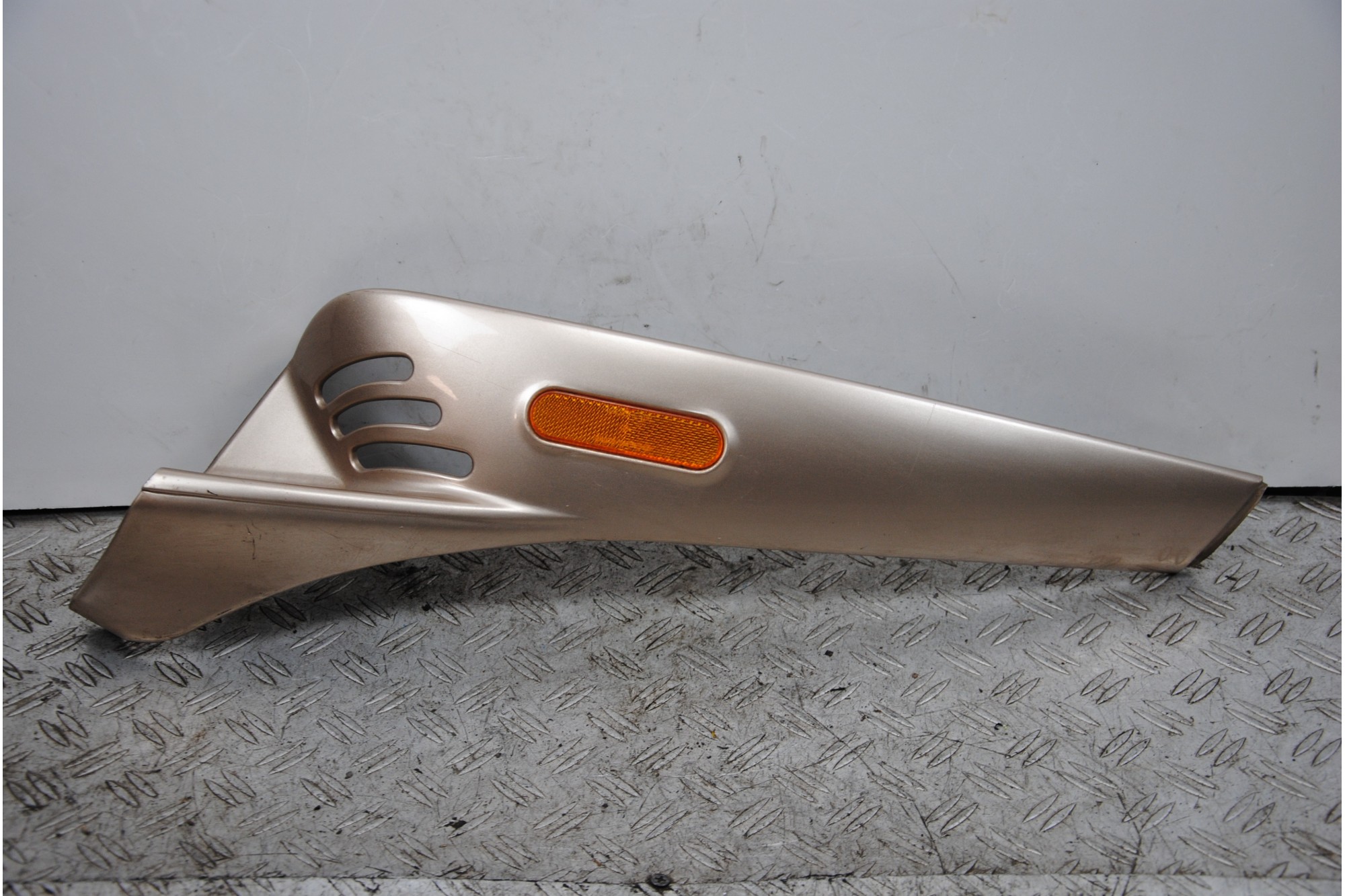 Carena Fianchetto Inferiore Sinistro Piaggio Vespa ET2 / ET4 / 50 / 125 / 150 dal 1996 al 2006  1678874471456