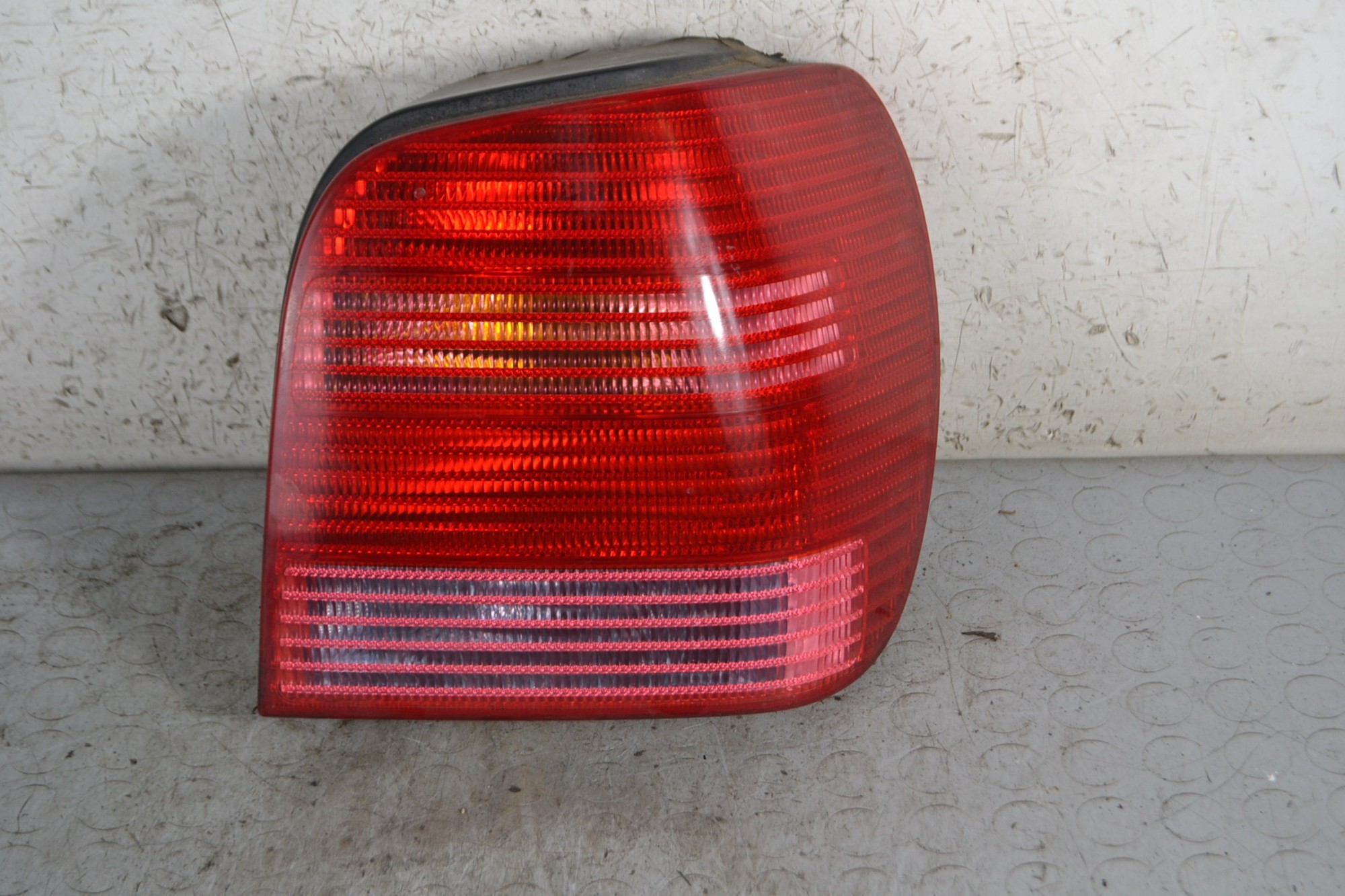Fanale stop posteriore DX Volkswagen Polo 6N2 Dal 1999 al 2001 Cod 6N0945257B  1678877315283