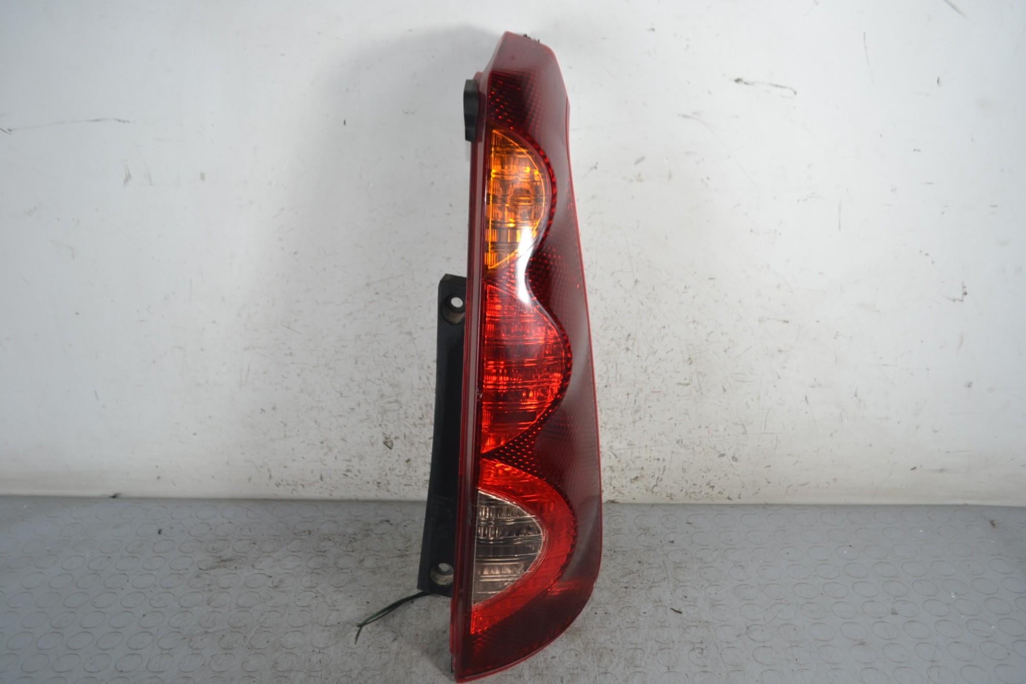 Fanale stop posteriore inferiore DX Nissan Note Dal 2004 al 2013 Cod 265509U000  1678890723416