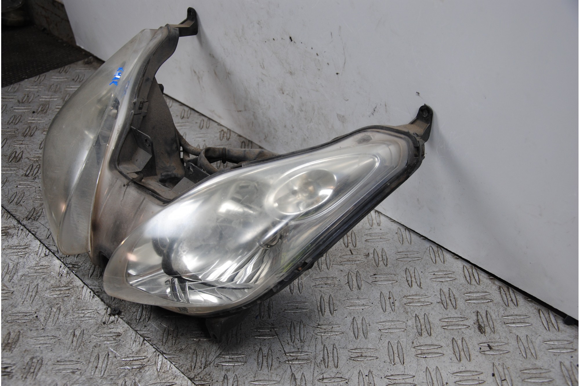 Faro Fanale Anteriore Yamaha Xmax X-max 250 dal 2005 al 2009  1678958203652