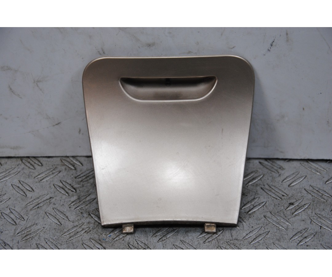 Carena Tappo Ispezione Piaggio Vespa ET4 125 Dal 2005 al 2011 1678960396779 Carena Tappo Ispezione Piaggio Vespa ET4 125 Dal 2005 al 2011 1678960396779