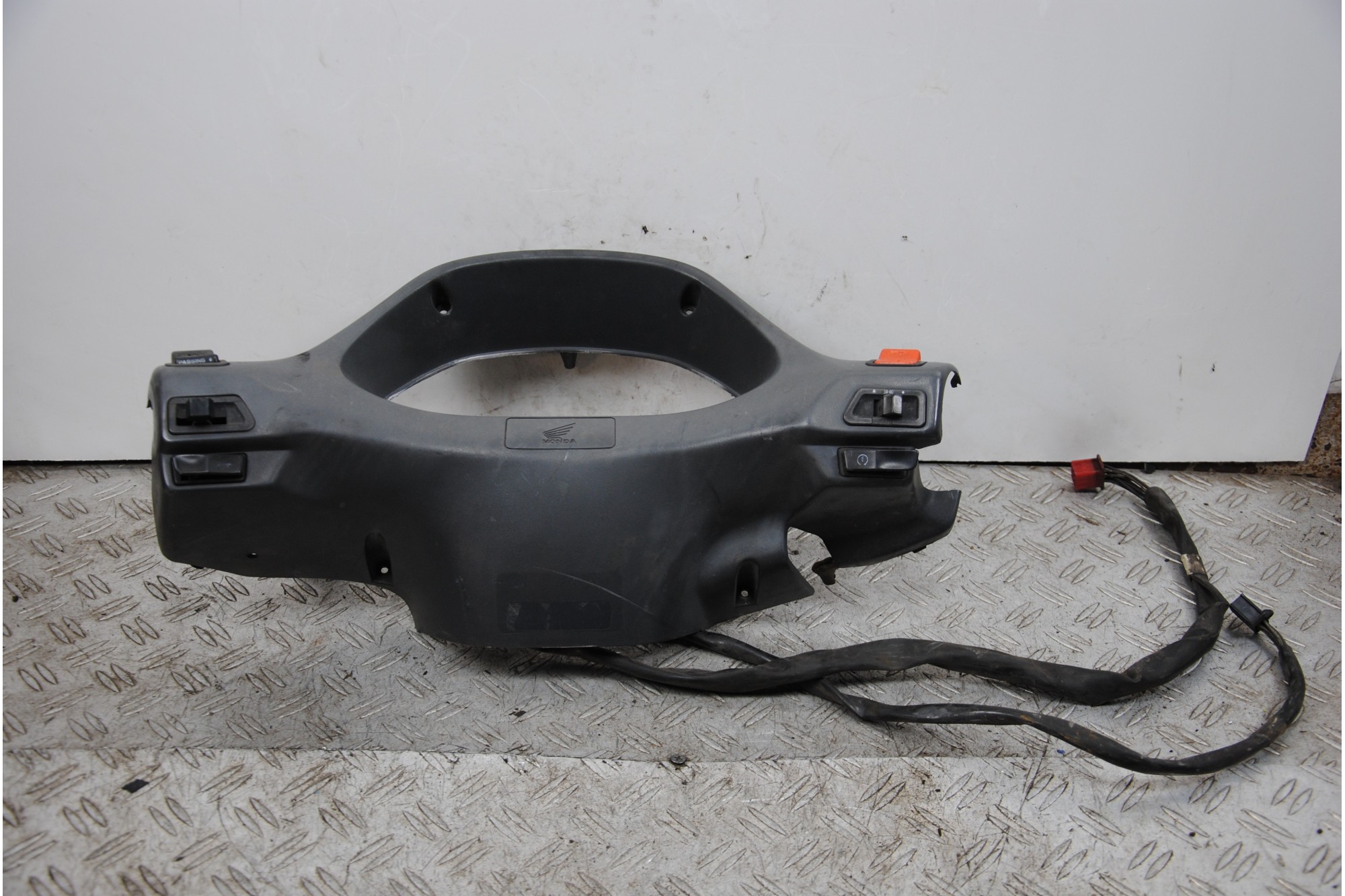 Carena Coprimanubrio Portastrumentazione Honda Foresight 250 dal 1998 al 2004  1678961552570