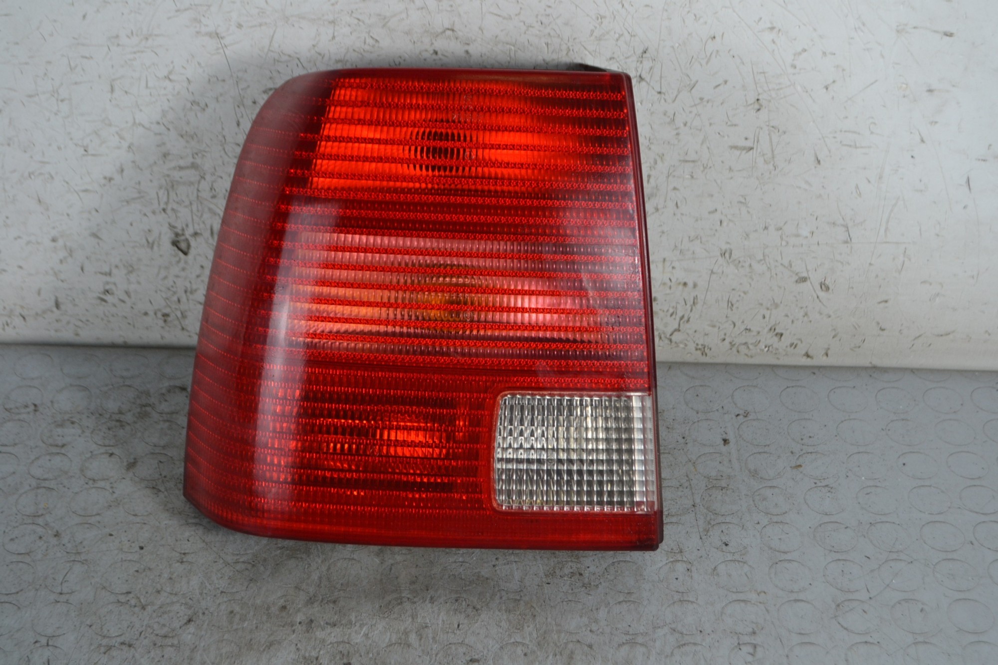 Fanale Stop Posteriore SX Volkswagen Passat B5 dal 1996 al 2000 Cod 3b5945095f  1678961834683