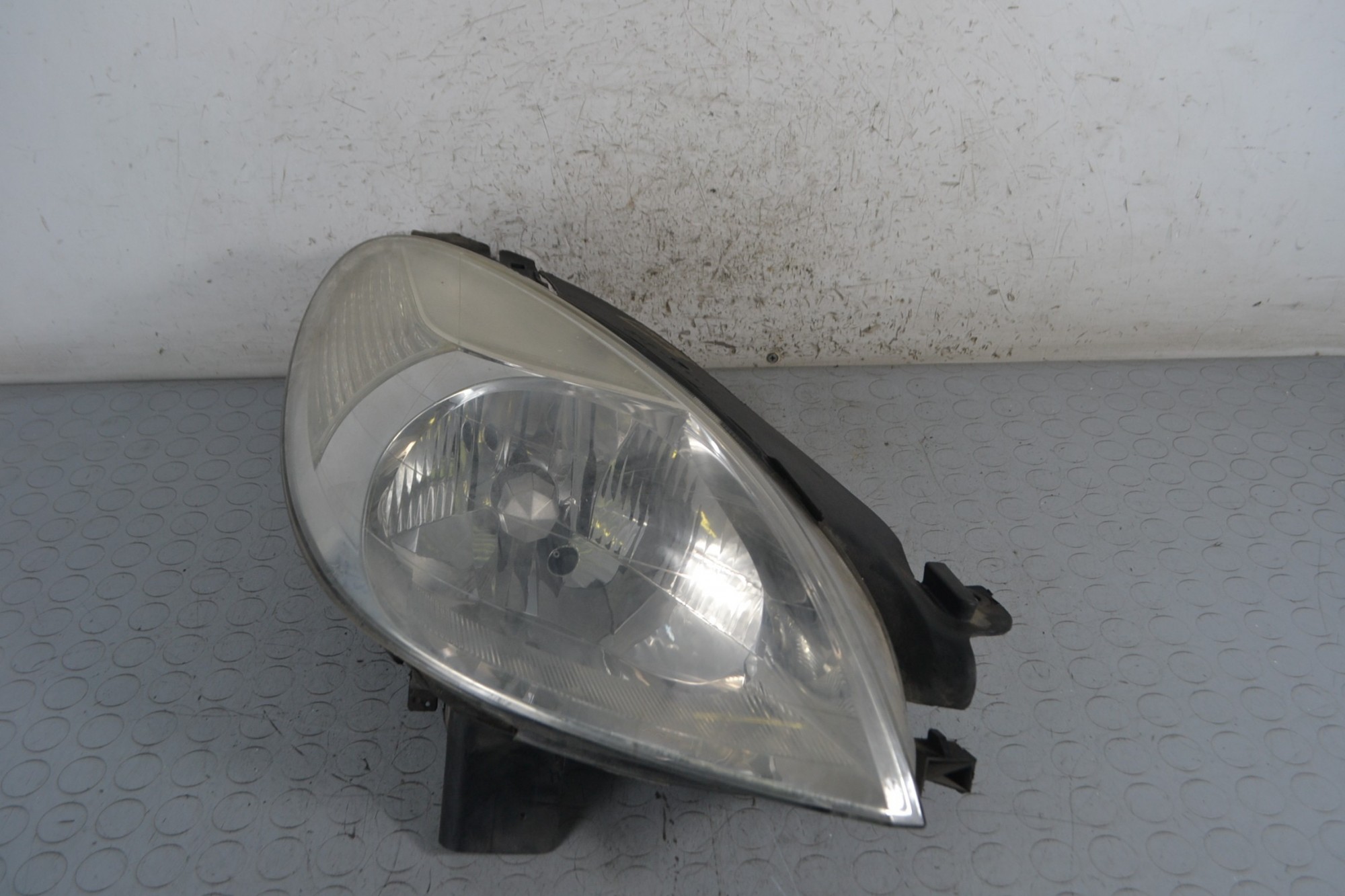 Faro anteriore DX Citroen Xsara Picasso dal 1999 al 2012 Cod 89310180  1678982190959