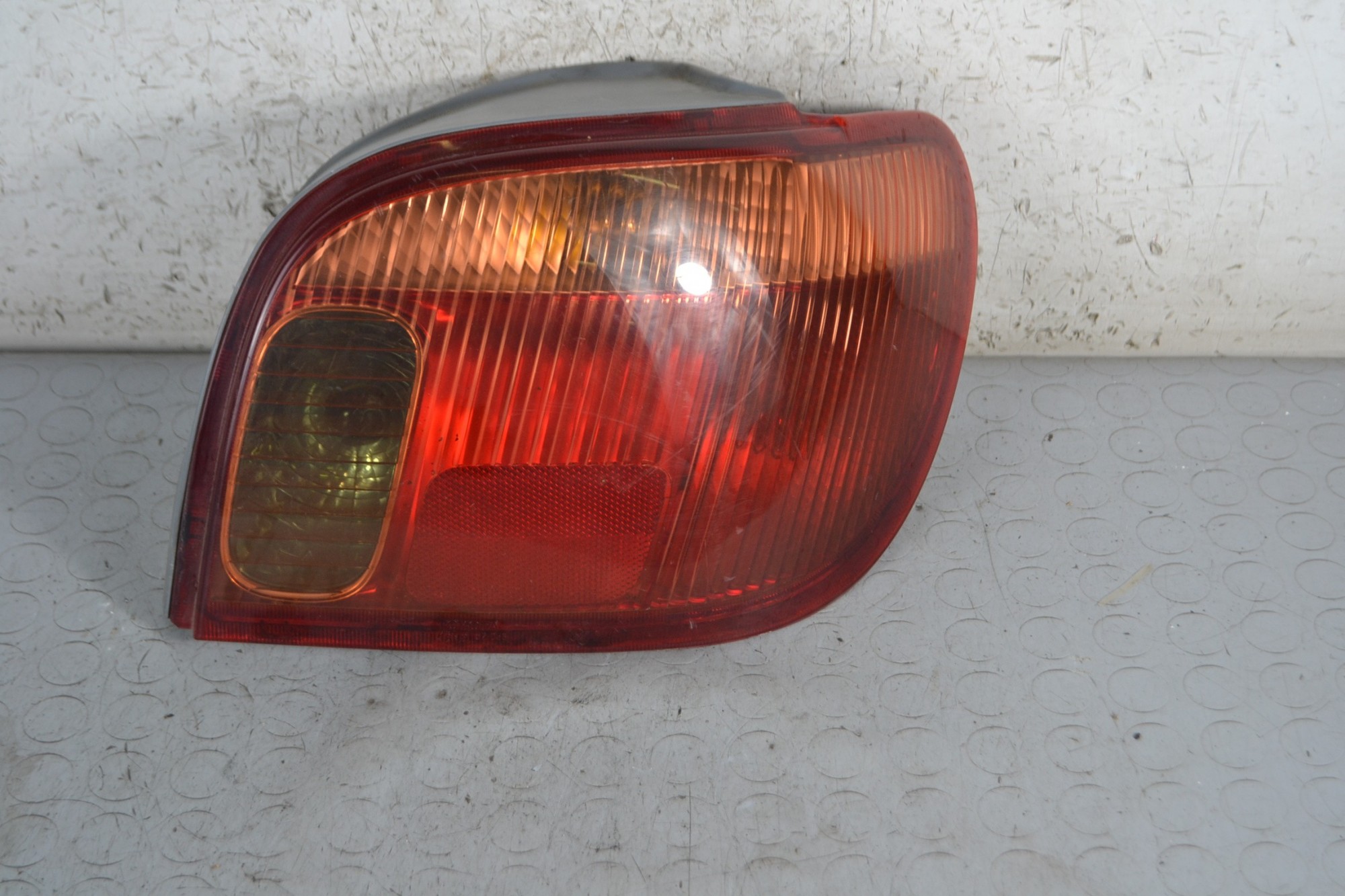 Fanale Stop Posteriore DX Toyota Yaris dal 2003 al 2005 Cod 815510D070  1679043533869