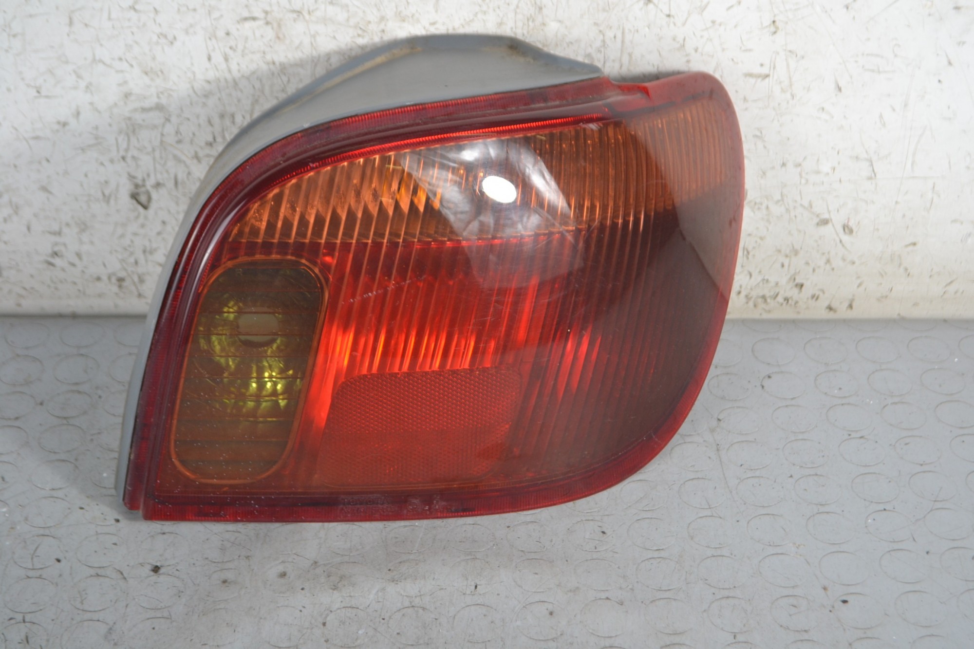Fanale Stop posteriore DX Toyota Yaris dal 2003 al 2005 Cod 815510D070  1679047102047