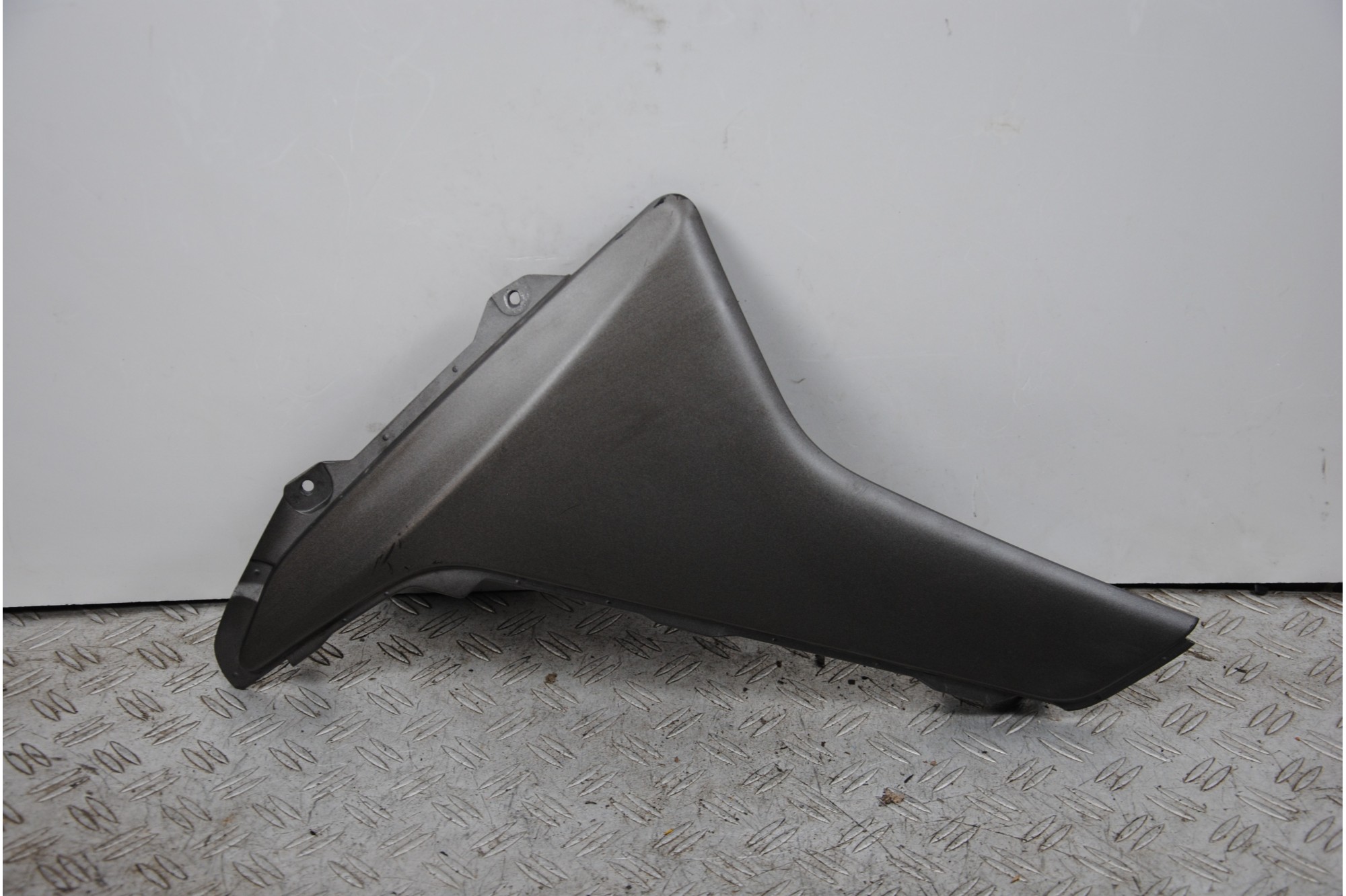 Carena Scocca Sottopedana Sinistra Yamaha N-max Nmax 125 / 155 dal 2017 in poi  1679048208632
