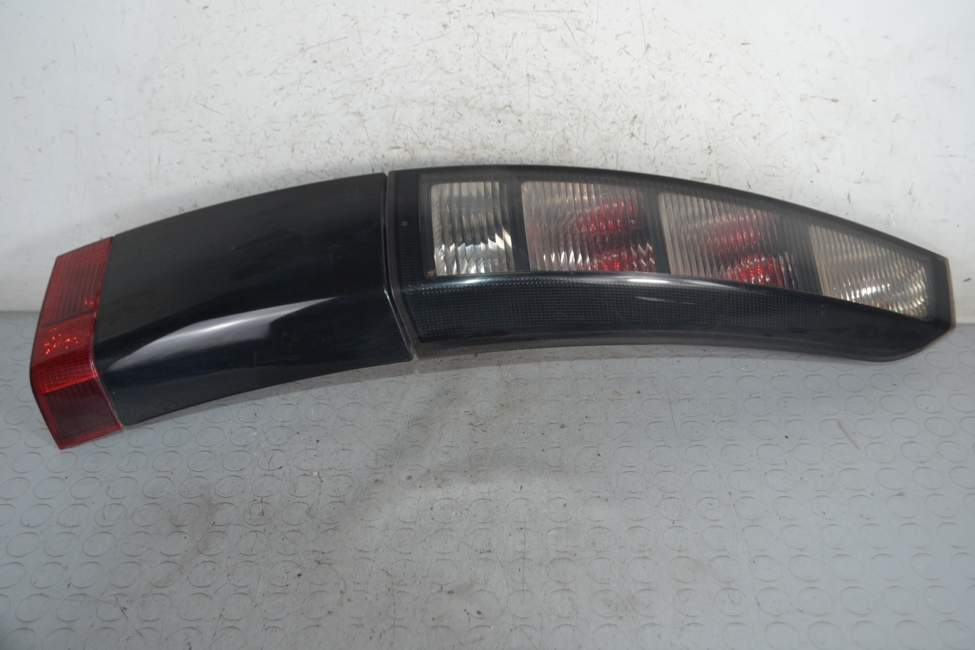 Fanale Stop Posteriore e Fendinebbia Posteriore DX Opel Meriva A dal 2003 al 2010 Cod 13196006  1679304588447