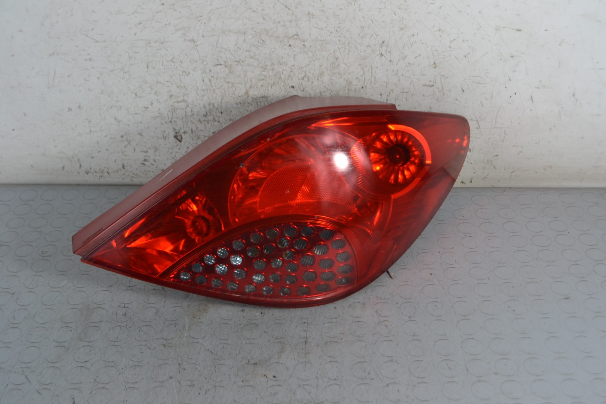 Fanale stop posteriore DX Peugeot 207 Dal 2006 al 2009 Cod 964998658003  1679399102795