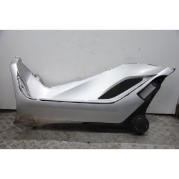 Carena Pedana Poggiapiedi SX Piaggio MP3 Yourban 300ie Dal 2011 Al 2018 COD : Piaggio 672111  1679484683055