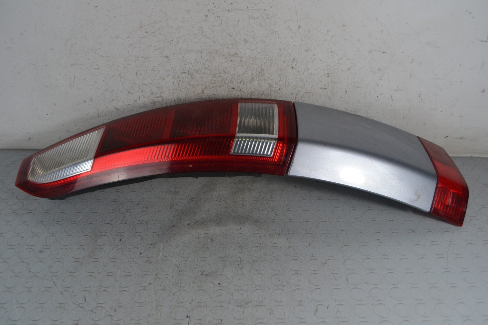 Fanale Stop Posteriore e fendinebbia Posteriore SX Opel Meriva A dal 2003 al 2010 Cod 93184712  1679584804237