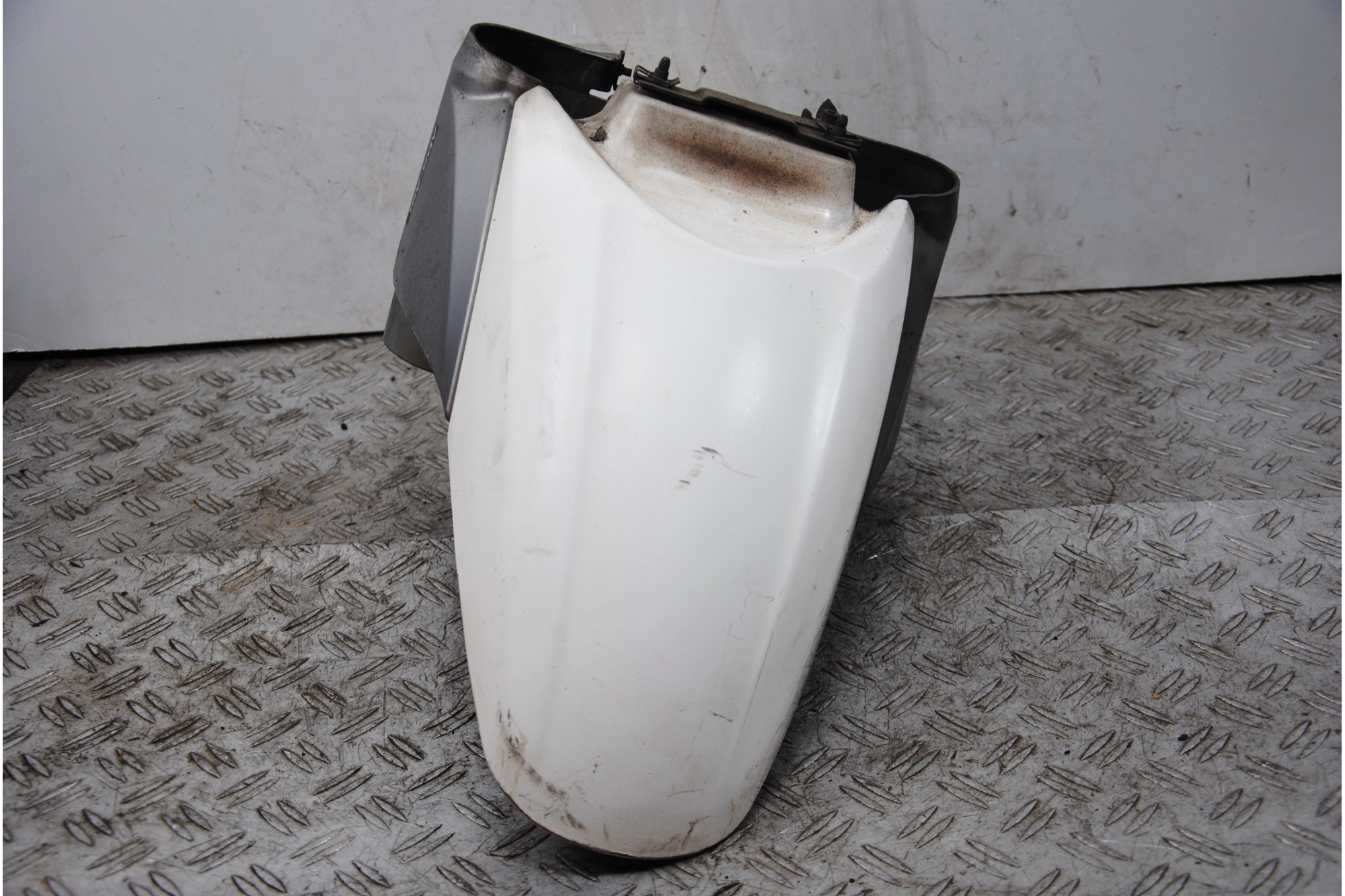 Carena Parafango Anteriore Piaggio Beverly 350 ST dal 2011 al 2018  1679902279754