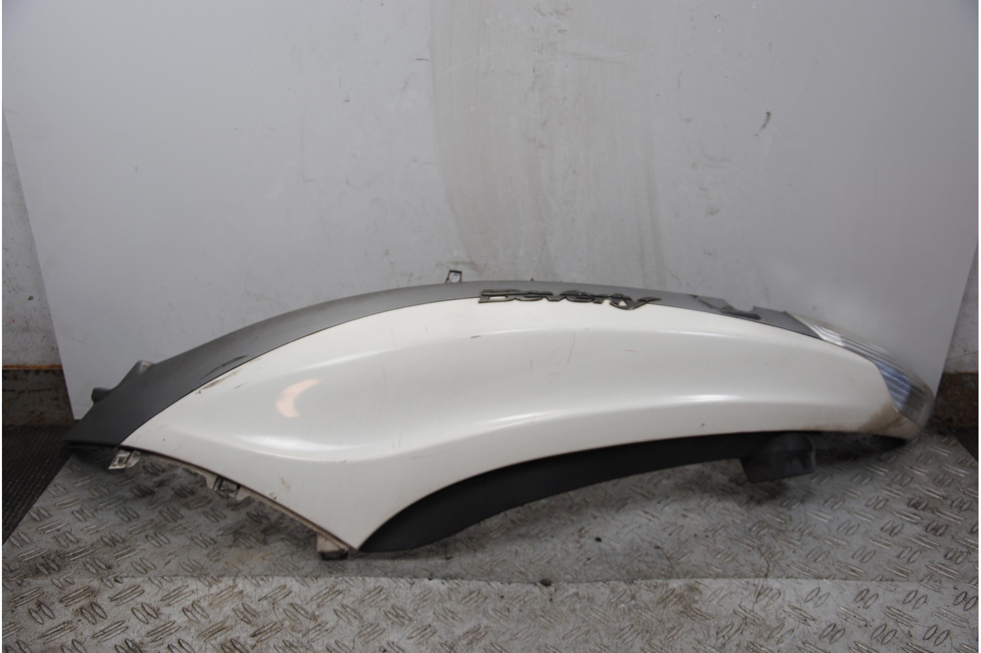 Carena Fianchetto Posteriore Sinistro Con Stop Piaggio Beverly 350 ST dal 2011 al 2018  1679907707733