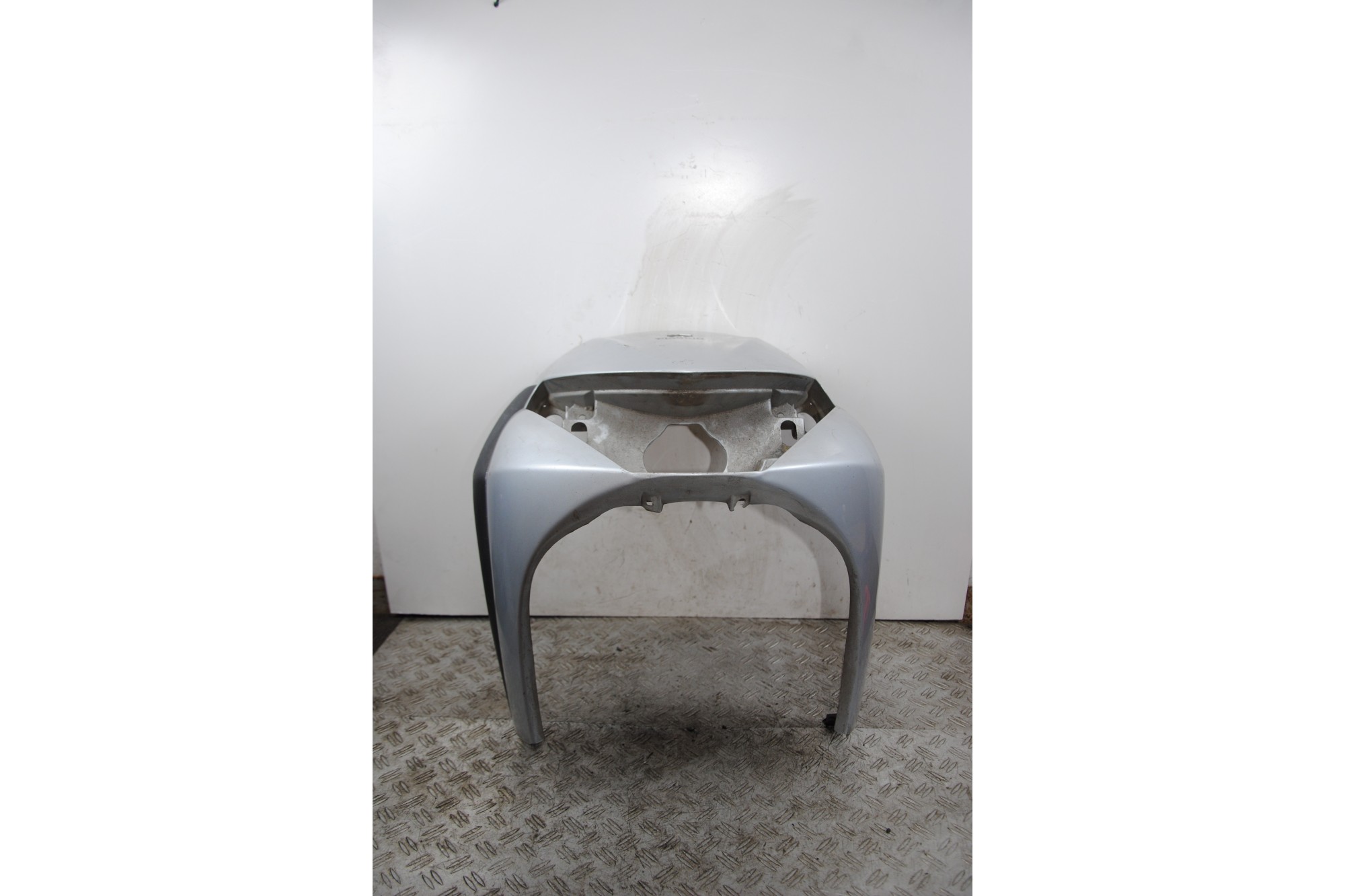 Carena Scudo Anteriore Piaggio Beverly 250 dal 2001 al 2010  1679923565300