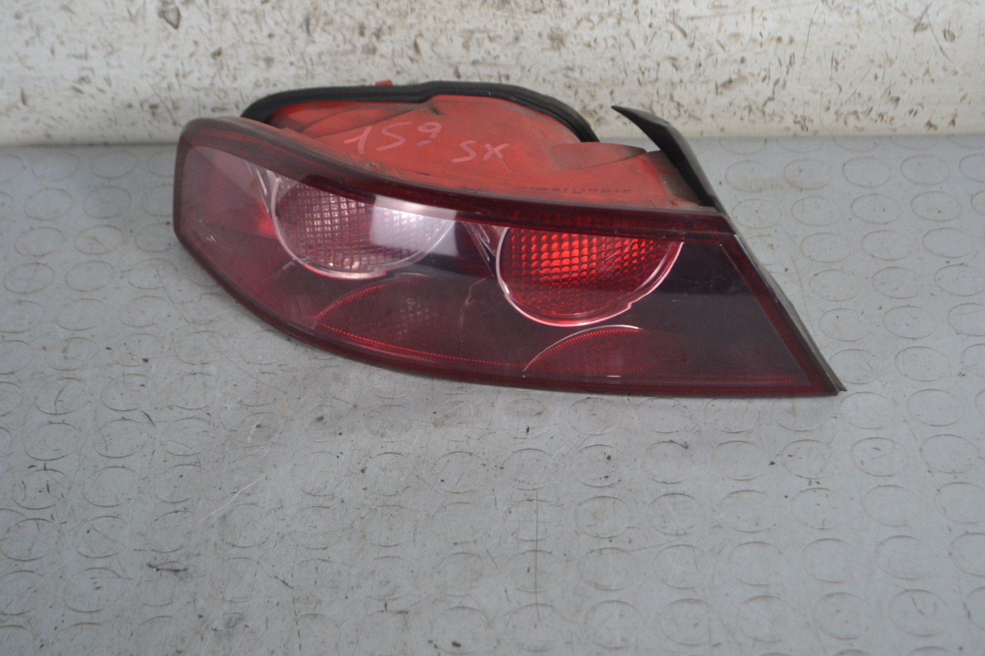 Fanale stop posteriore esterno SX Alfa Romeo 159 Dal 2005 al 2011 Cod 50504821  1679926873365