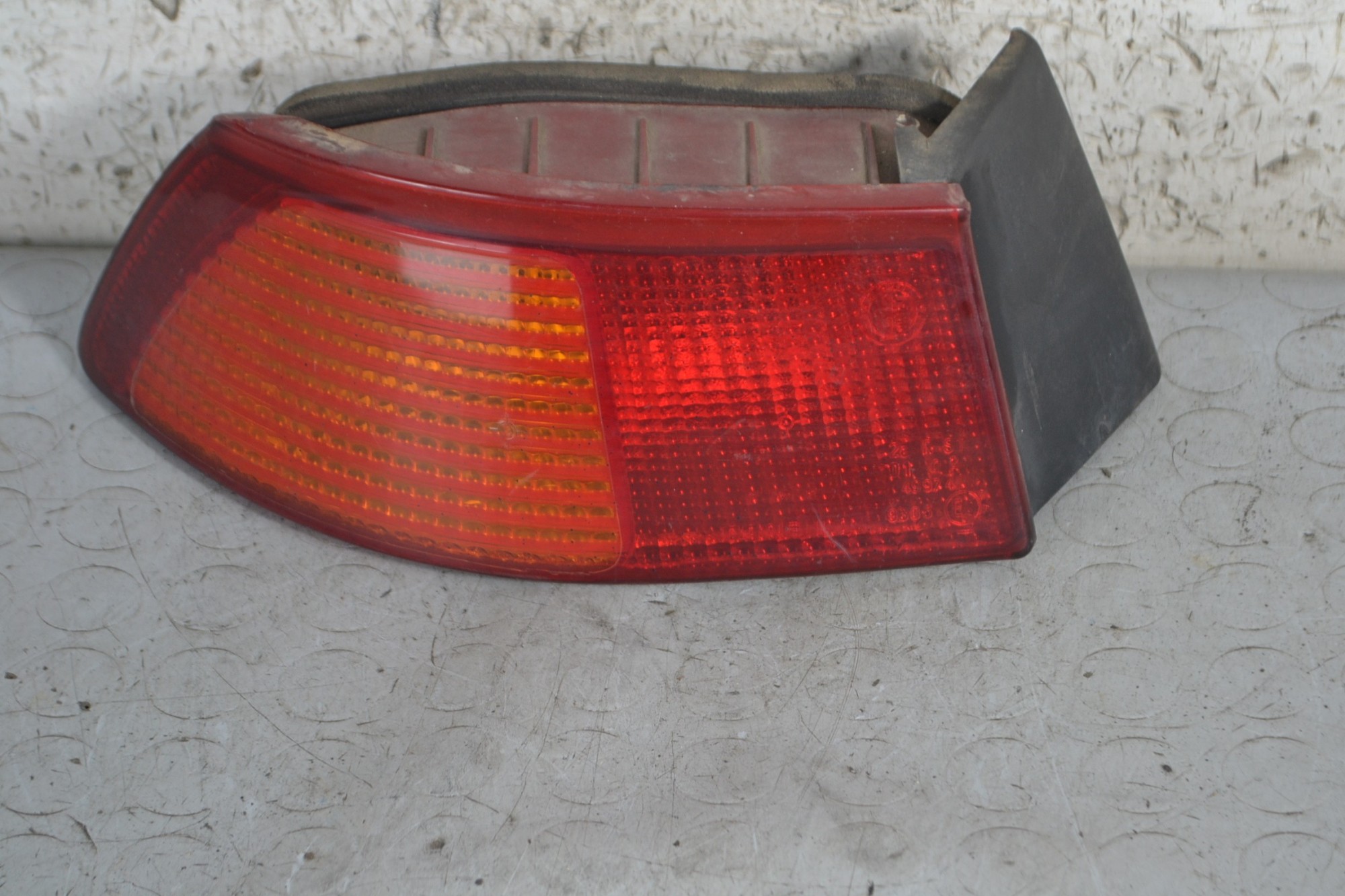 Fanale stop posteriore esterno SX Alfa Romeo 145 Dal 1994 al 2001 Cod 36390748  1679990159068