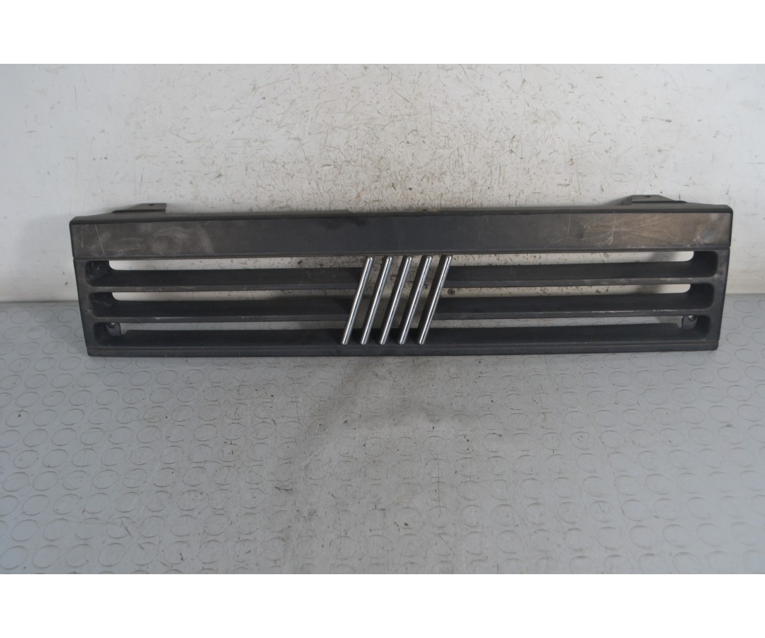 Griglia anteriore Fiat Panda Dal 1980 al 2003 Cod 720632000  1679996076444