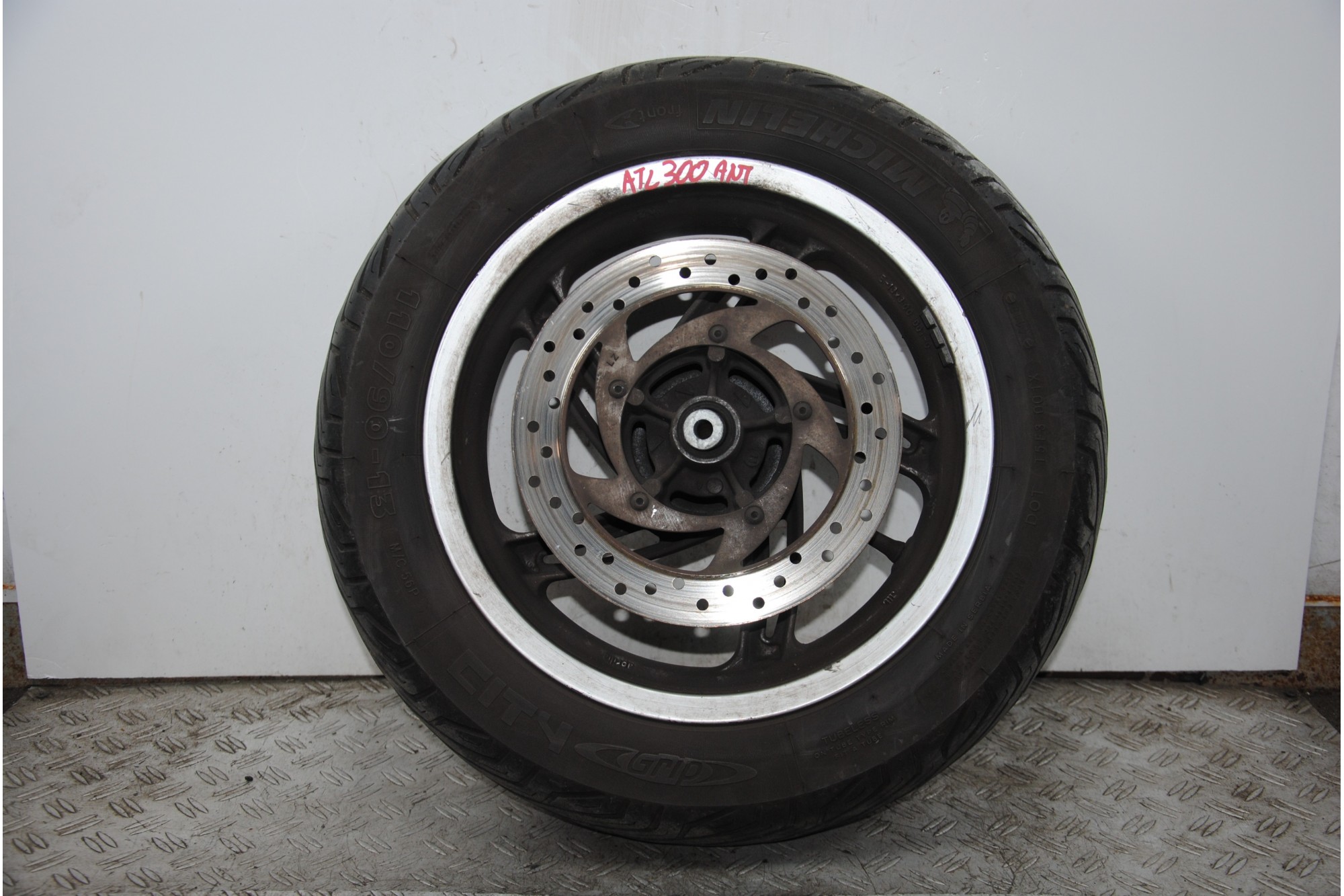 Cerchio Anteriore Aprilia Atlantic 300 Sport dal 2010 al 2014  1680016659226