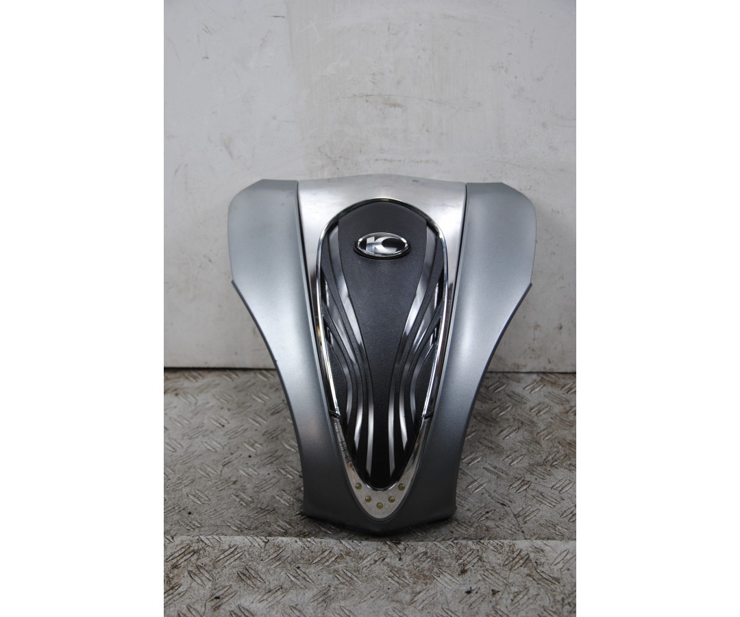Carena Scudetto Anteriore Kymco People One 125 / 150 Dal 2016 al 2018 1680075153833 Carena Scudetto Anteriore Kymco People One 125 / 150 Dal 2016 al 2018 1680075153833