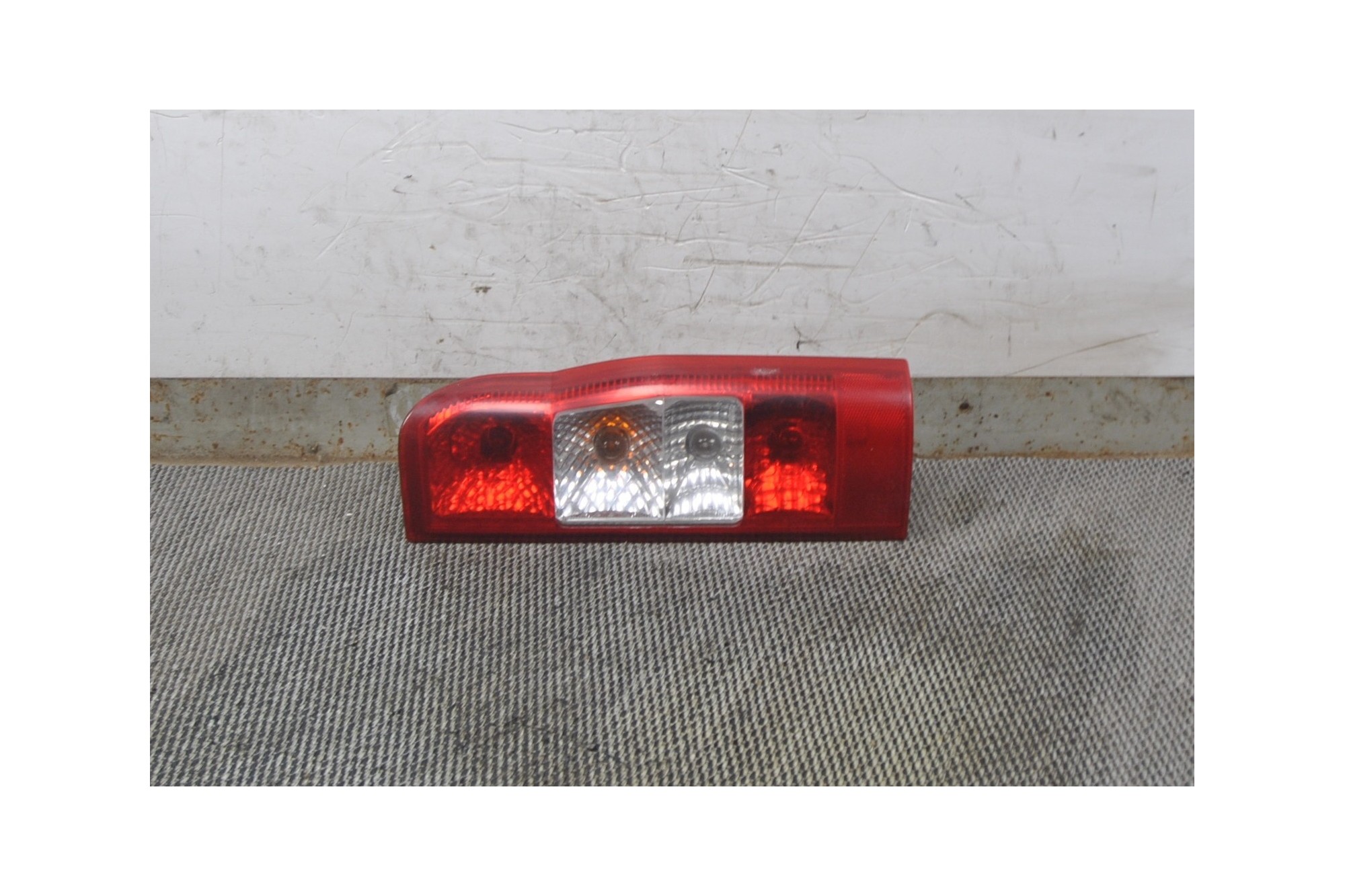 Fanale posteriore stop DX Ford Transit MK7 dal 2006 al 2014 codice : 6C11-13N004-04  2400000080626