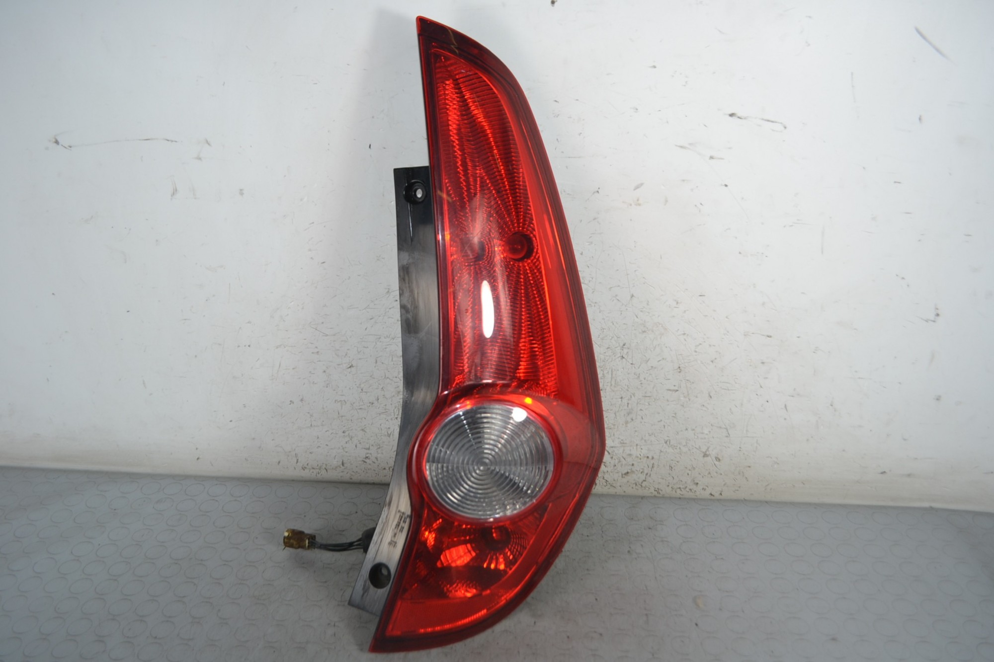 Fanale Stop Posteriore DX Opel Agila B dal 2008 al 2015 Cod 93193680  1680249707565